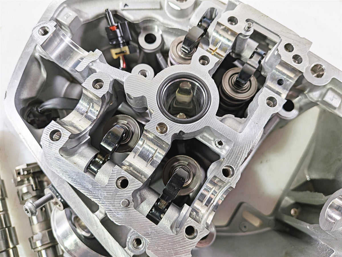 2019 BMW R1250GS K50 Left Cylinder Head Cylinderhead Cam Shaft 11128393757 {{ shop.shopifyCountryName }} - Mototech271