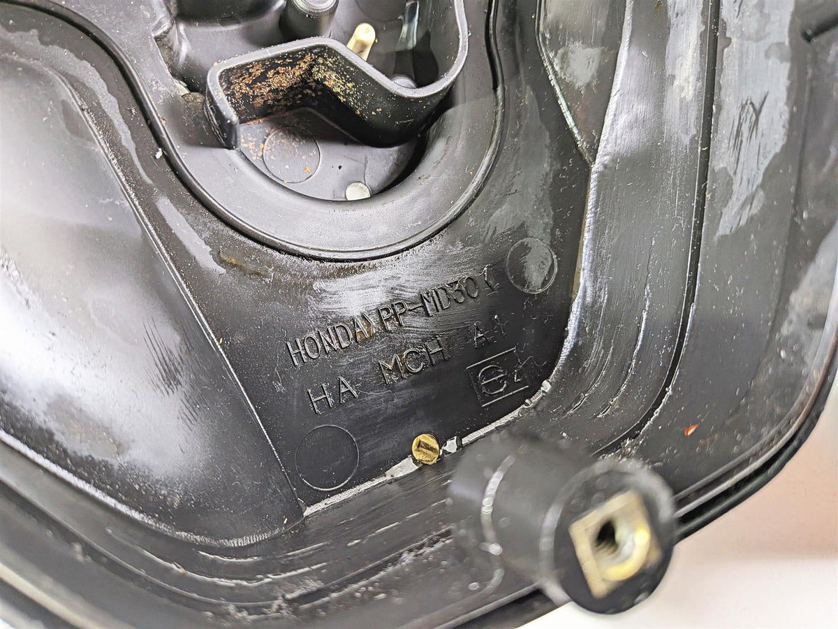 2003 Honda V-Twin VTX1800 C Air Cleaner Breather Box & Cover -Read 17231-MCH-000 {{ shop.shopifyCountryName }} - Mototech271