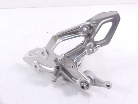 2016 BMW R1200R K53 Right Rider Footpeg & Brake Pedal 46718540797 {{ shop.shopifyCountryName }} - Mototech271