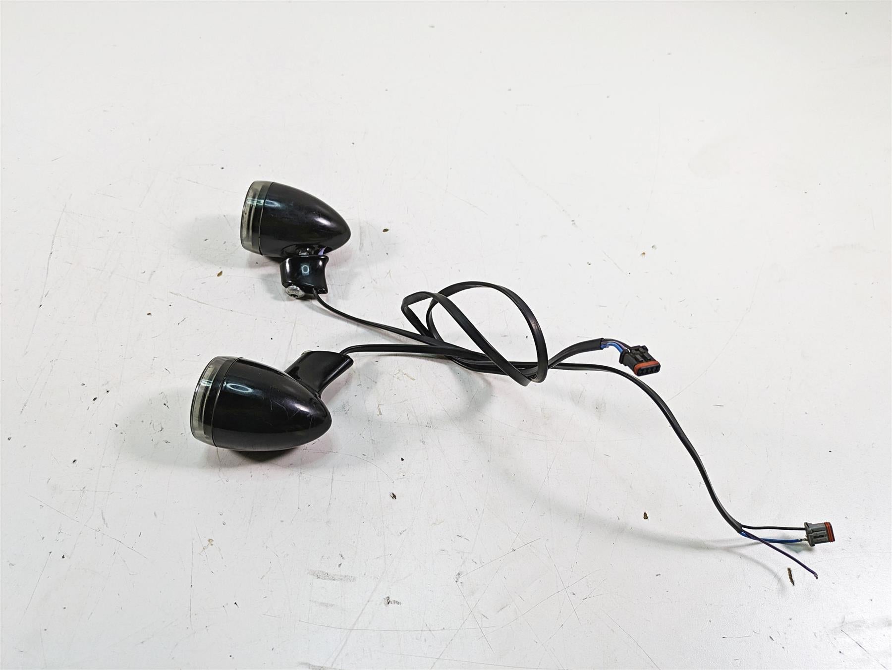2020 Harley Softail FXBB Street Bob Rear Signature Led Turn Signal Set 67801152 {{ shop.shopifyCountryName }} - Mototech271