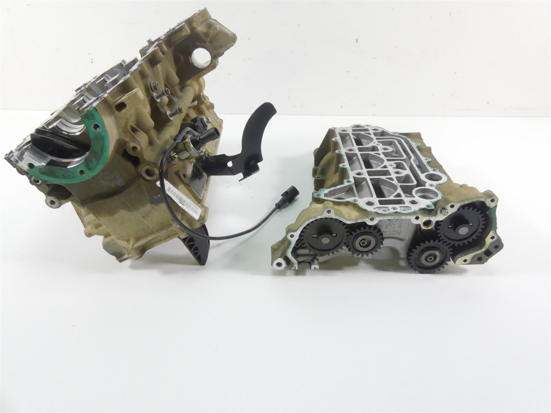 2018 Can Am Maverick X3 Turbo STD Crankcase Crank Engine Case Set 420893001 {{ shop.shopifyCountryName }} - Mototech271