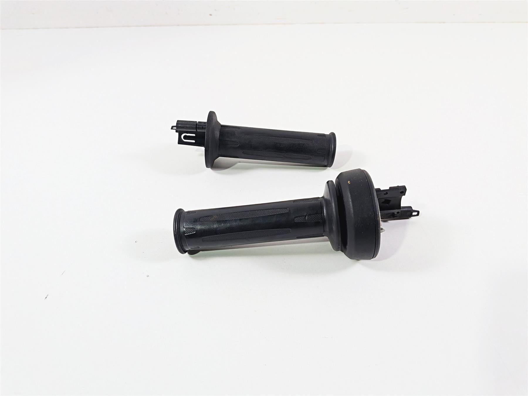 2023 BMW R nineT Scrambler K23 Heated Cruise Hand Grips 61318552120 61318554007 {{ shop.shopifyCountryName }} - Mototech271