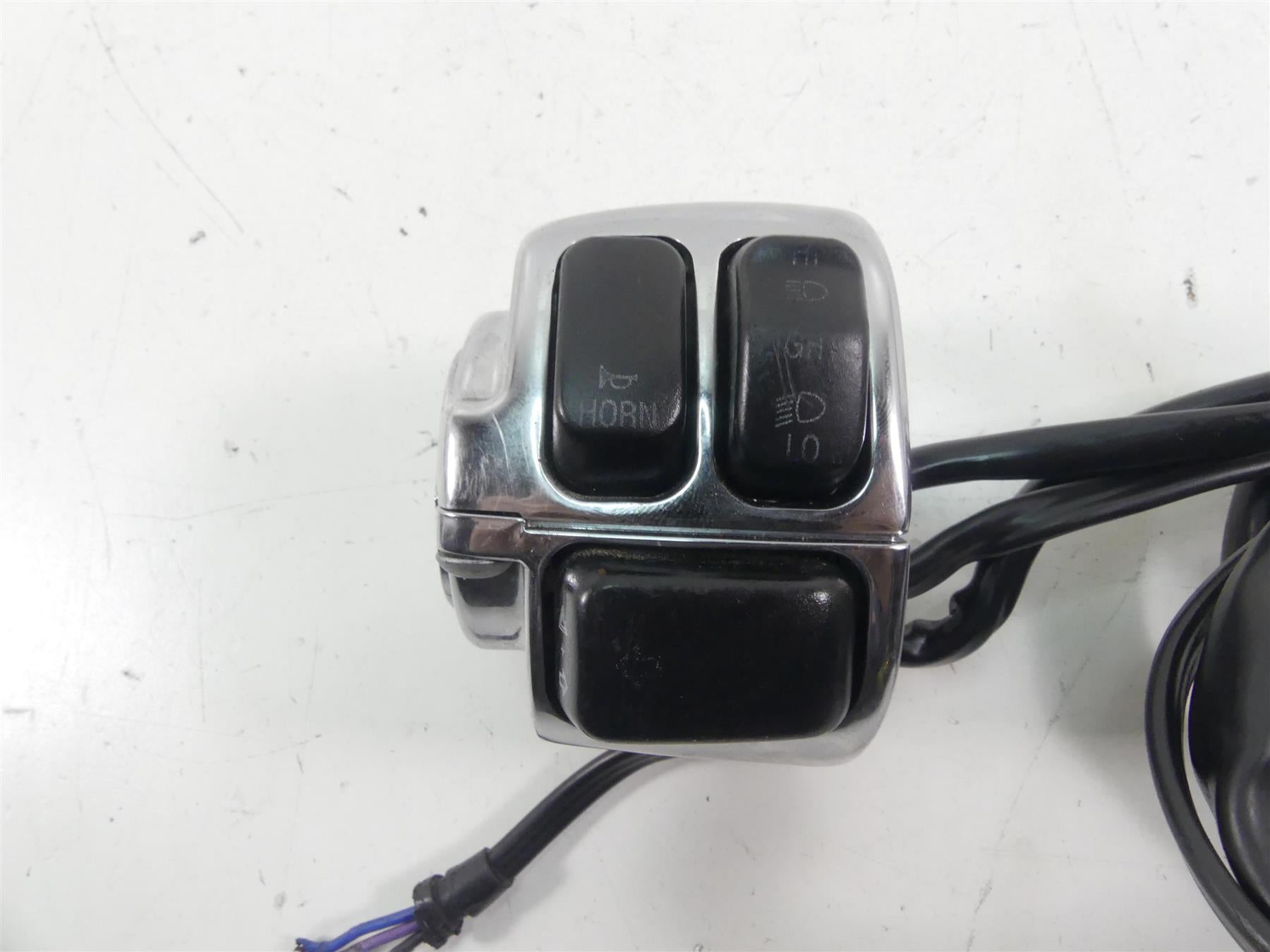 2004 Harley Softail FXSTD SE CVO Deuce Left Hand Control Switch 71682-06A {{ shop.shopifyCountryName }} - Mototech271