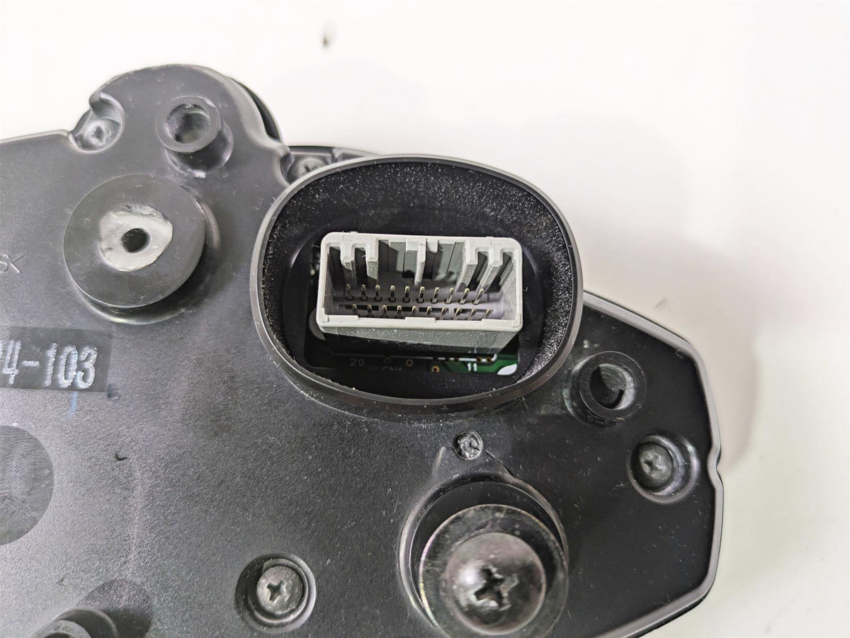 2014 Yamaha YZFR1 R1 RN22 Speedometer Gauges Instrument 20K 1KB-83500-20-00 {{ shop.shopifyCountryName }} - Mototech271