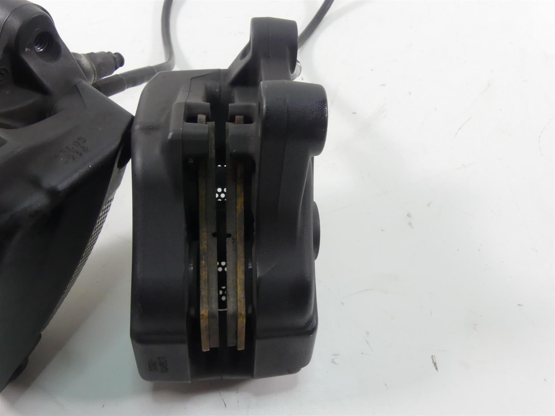 2013 Harley Touring FLTRX Road Glide Front Brake Caliper Set 43027-08 44023-08 {{ shop.shopifyCountryName }} - Mototech271