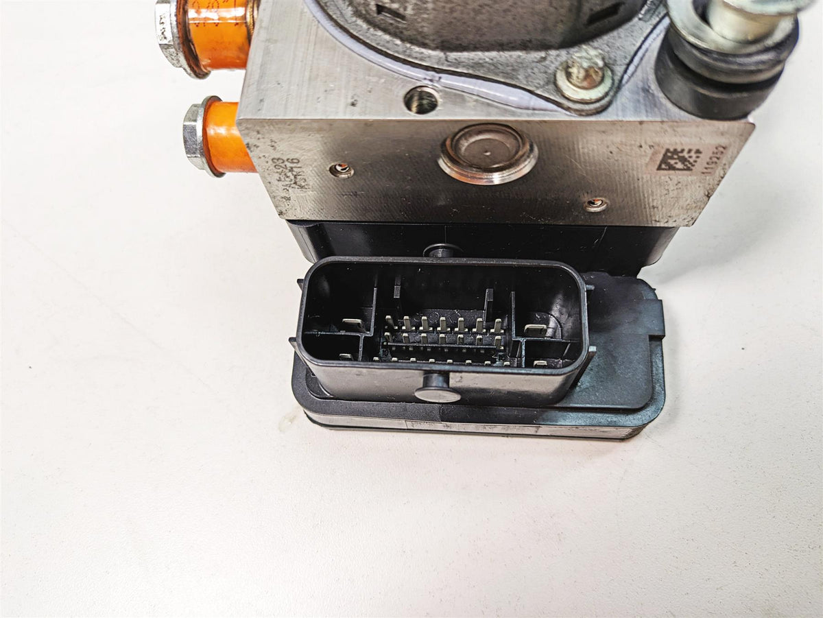 2020 Harley Touring FLHX Street Glide Abs Brake Pump Module Unit 41100104C {{ shop.shopifyCountryName }} - Mototech271