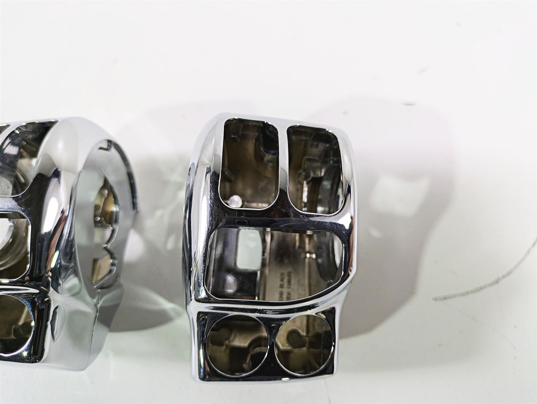 2017 Harley Touring FLHTKSE CVO E-Glide Chrome Control Switch Cover Set 71500341 {{ shop.shopifyCountryName }} - Mototech271