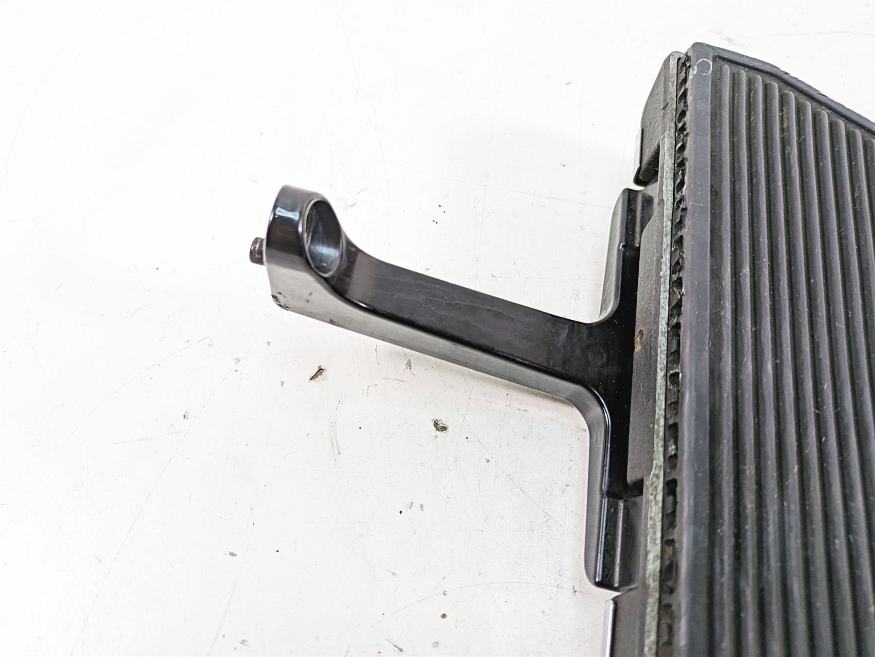 2008 Harley FLHTCU Electra Glide Left Right Passenger Floor Board Set 52719-93B {{ shop.shopifyCountryName }} - Mototech271