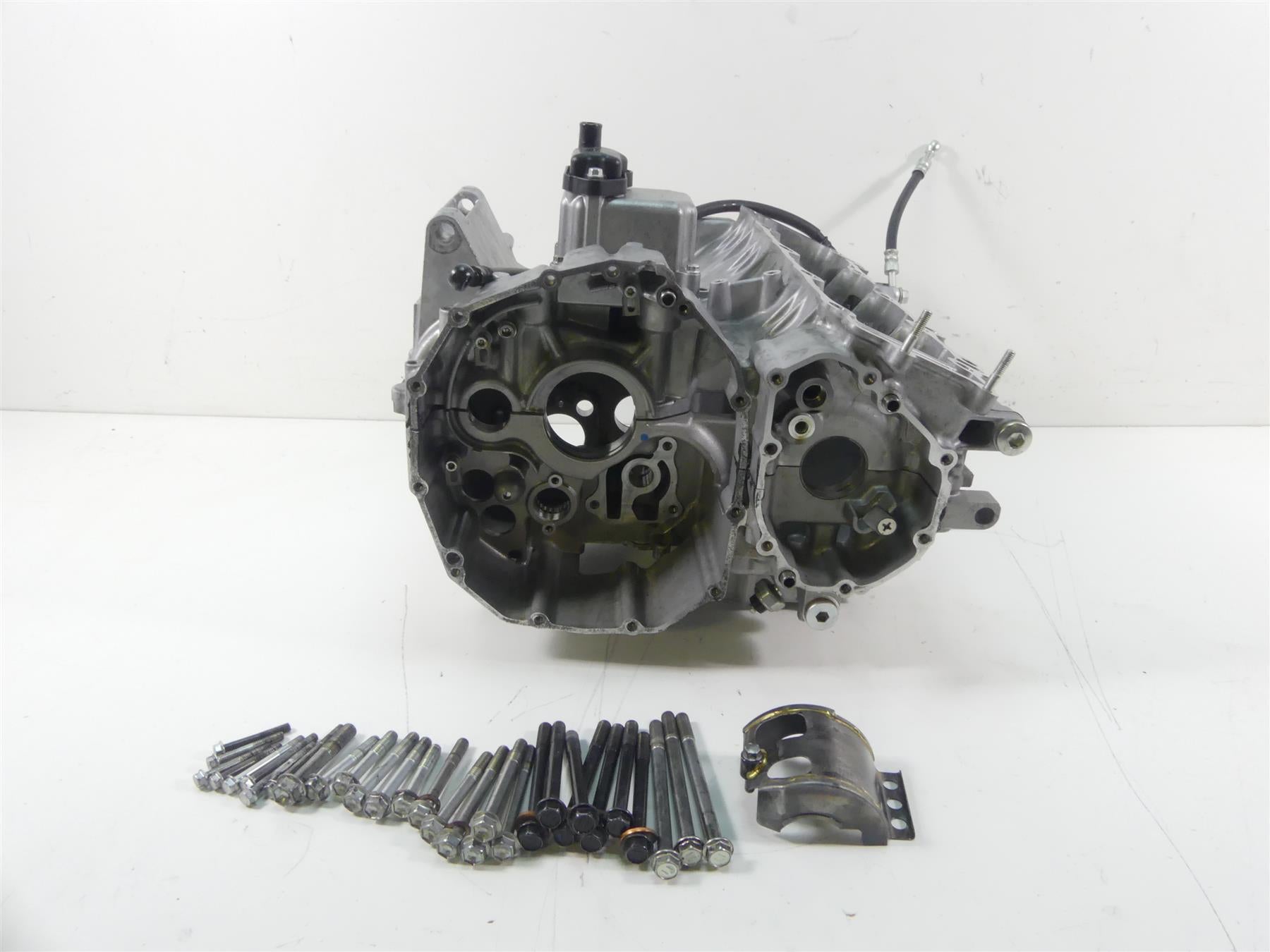 2020 Suzuki GSX1300 R Hayabusa Engine Motor Crank Case X704 Set 11302-24820 | Mototech271