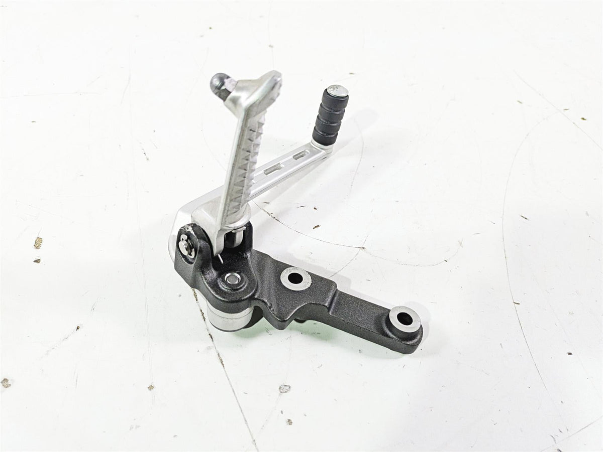 2019 Triumph Speed Triple RS 1050 Front Left Footpeg & Shifter READ T2081737 {{ shop.shopifyCountryName }} - Mototech271