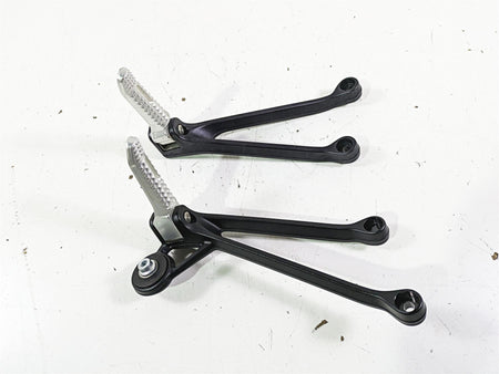 2017 BMW S1000R K47 Rear Footpeg Foot Peg Rest Set 46718542025 46718542400 {{ shop.shopifyCountryName }} - Mototech271