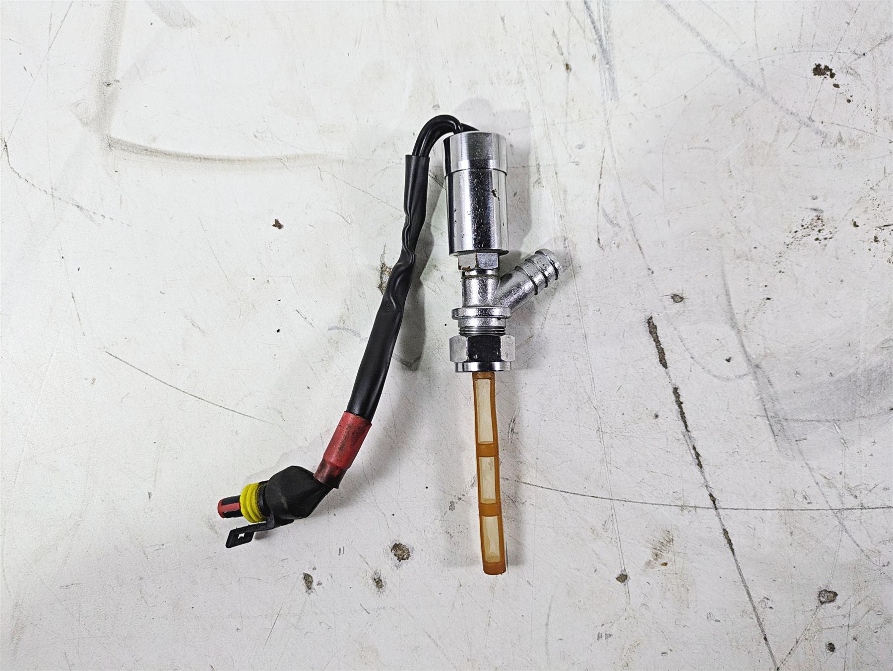 1998 Moto Guzzi California 1100 EV Fuel Gas Petrol Valve Petcock GU03105300 {{ shop.shopifyCountryName }} - Mototech271