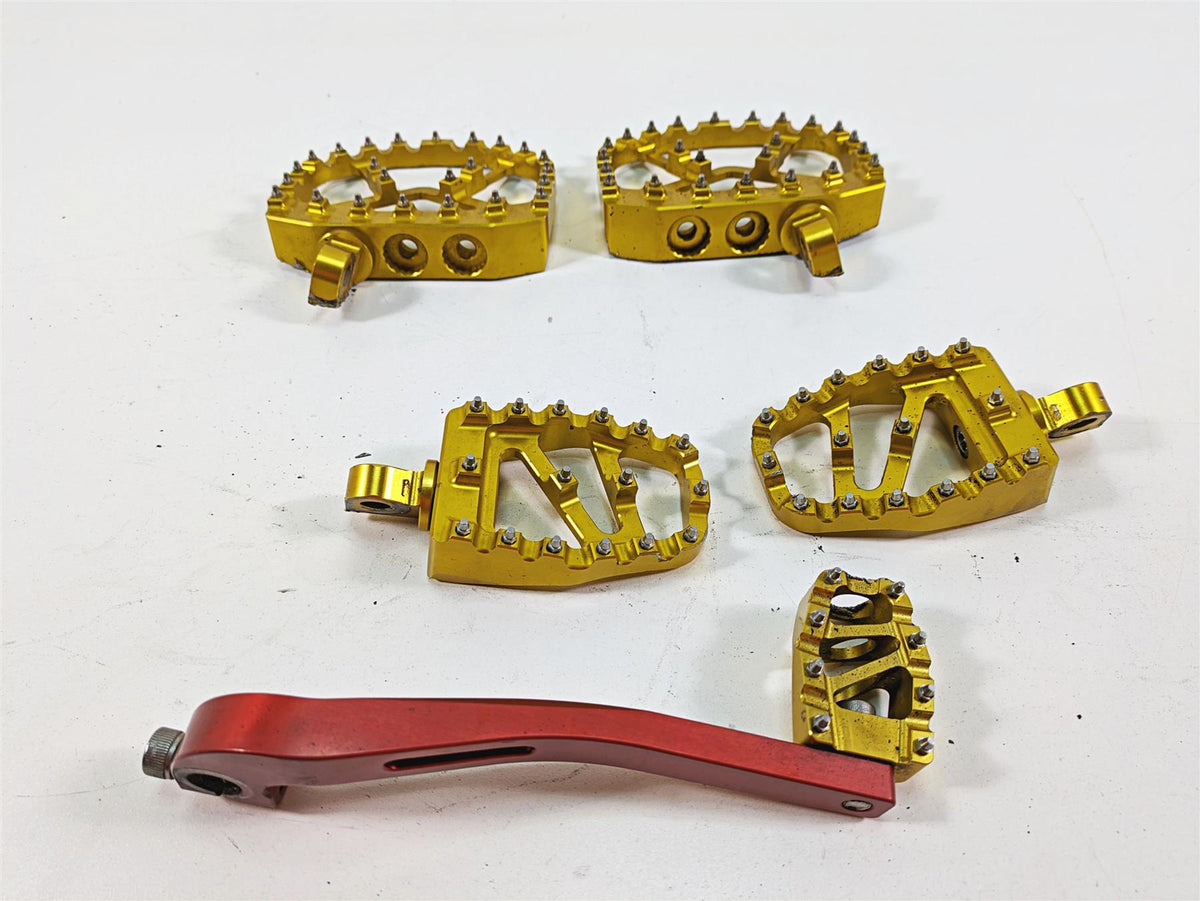 2009 Harley FXDC Dyna Super Glide Custom Crossthread Gold Footpegs DP-001-UP-008 {{ shop.shopifyCountryName }} - Mototech271