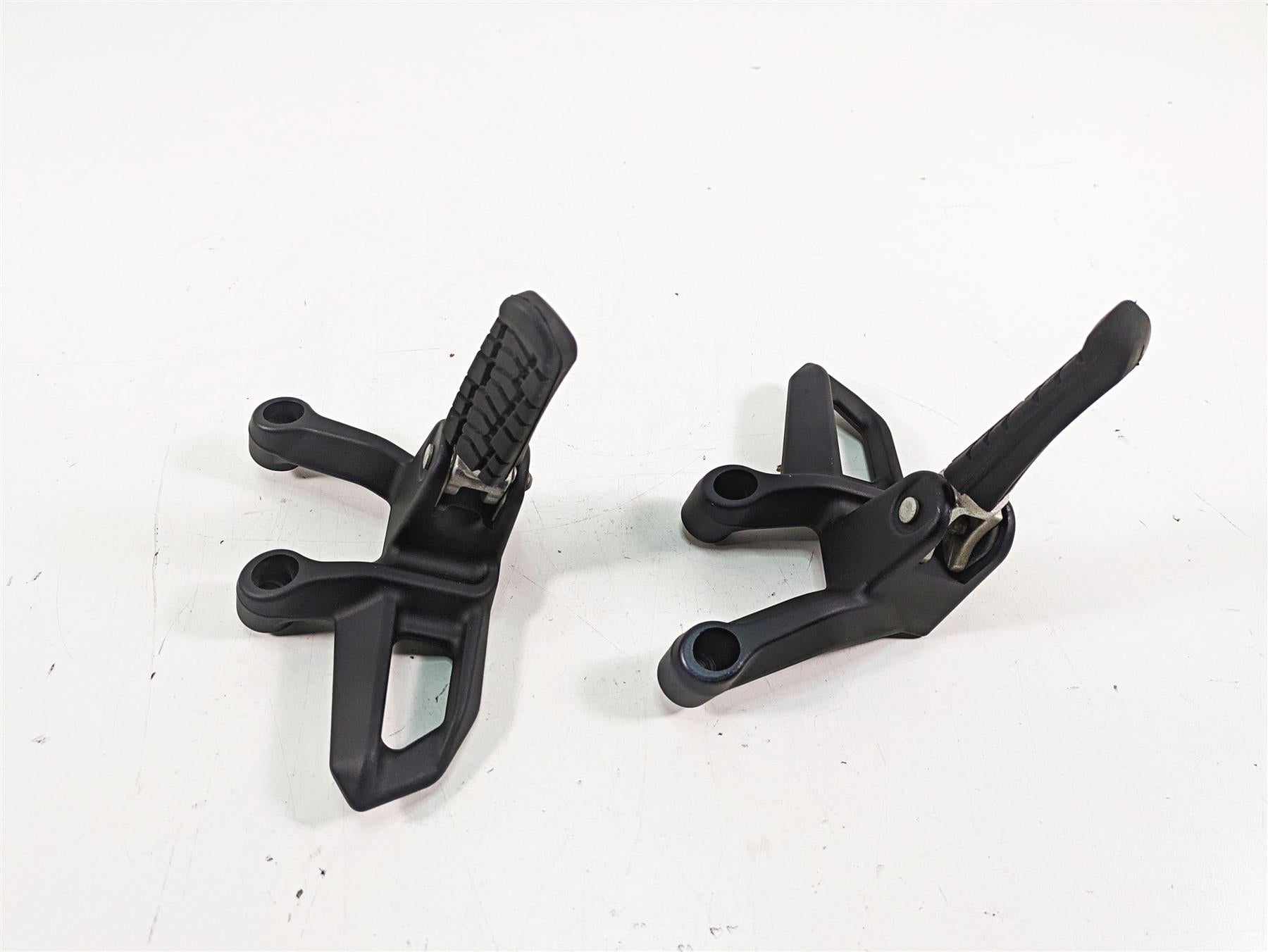 2020 KTM 1290 Super Adventure R Rear Passenger Footpeg Set 6030304800033S {{ shop.shopifyCountryName }} - Mototech271