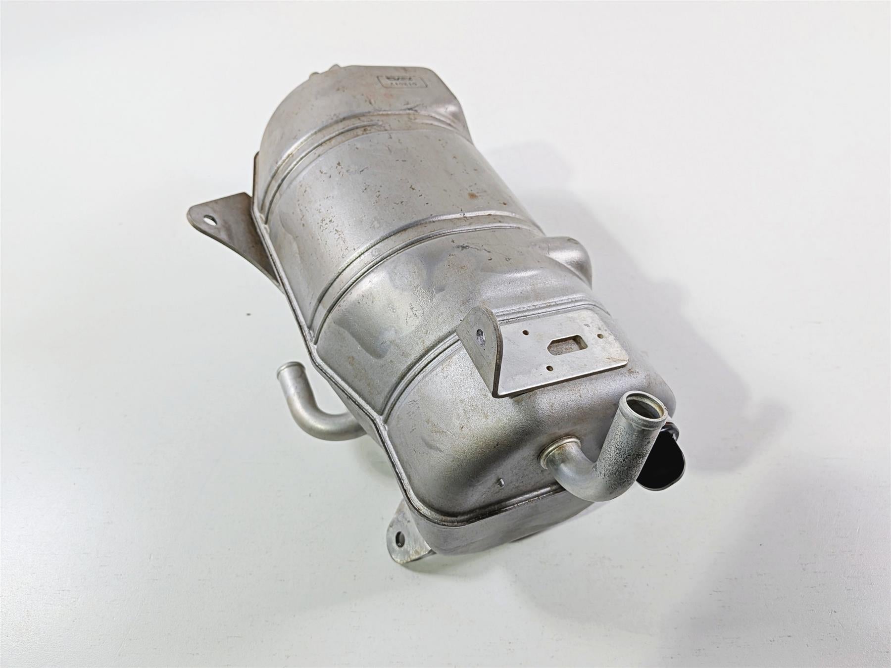 2021 Yamaha YXZ1000R EPS SS SE Oil Tank Reservoir 2HC-21751-01-00 2HC-21751-02 {{ shop.shopifyCountryName }} - Mototech271