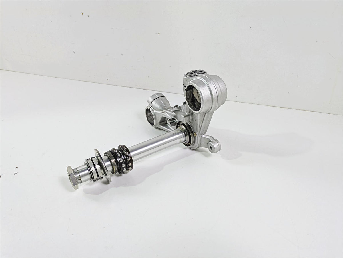 2018 BMW R nineT Urban GS K33 Lower Triple Tree Steering Clamp 31428560399 {{ shop.shopifyCountryName }} - Mototech271