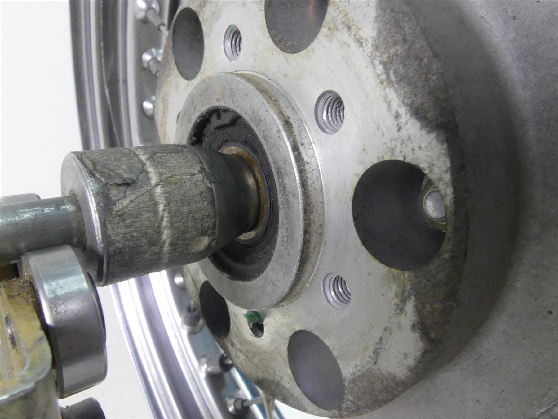2001 Moto Guzzi California Sp 1100 Straight 18x2.5 Front Wheel Rim GU03610340 {{ shop.shopifyCountryName }} - Mototech271