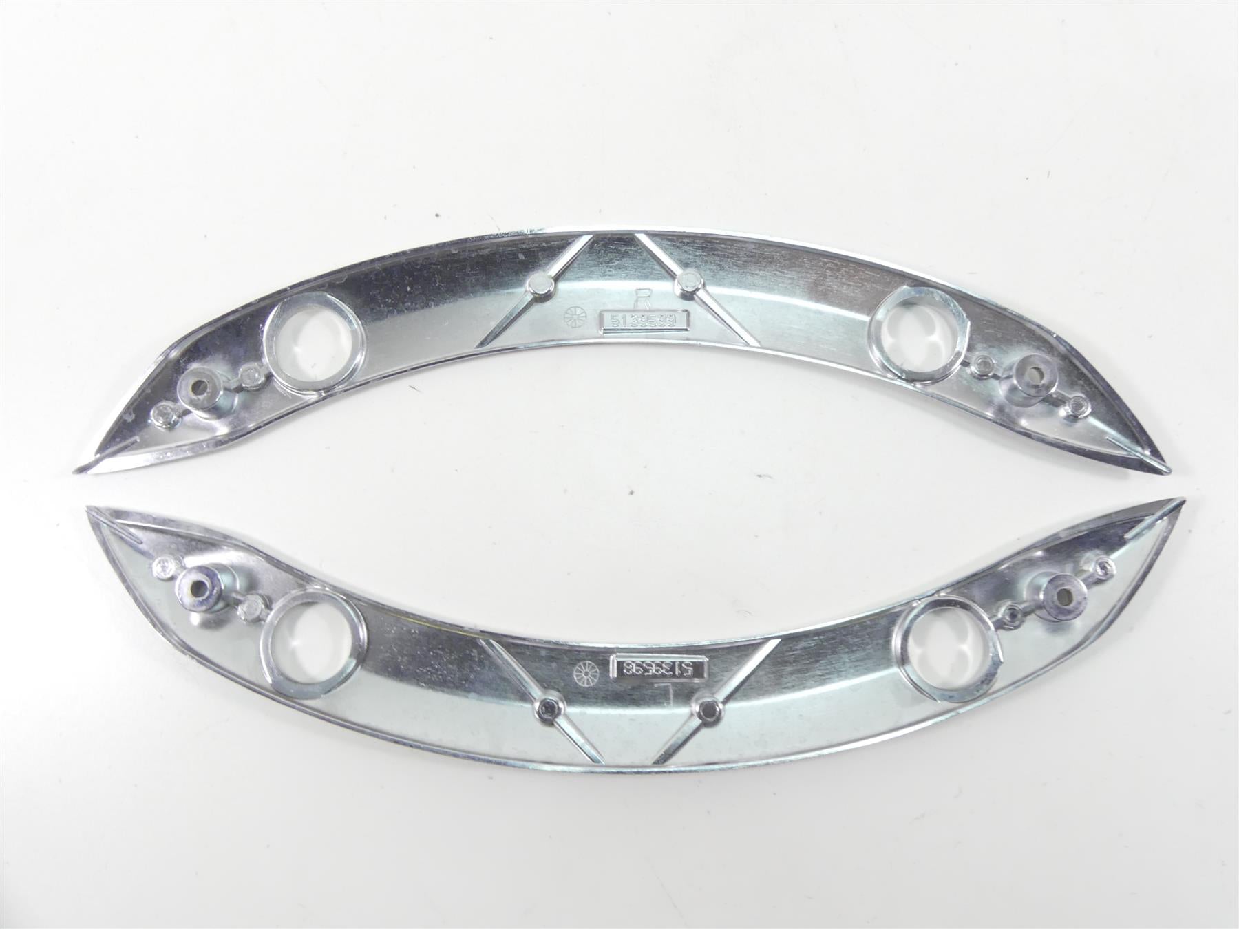 2016 Indian Chieftain Dark Horse Rear Fender Chrome Side Struts 5139599 5139598 {{ shop.shopifyCountryName }} - Mototech271