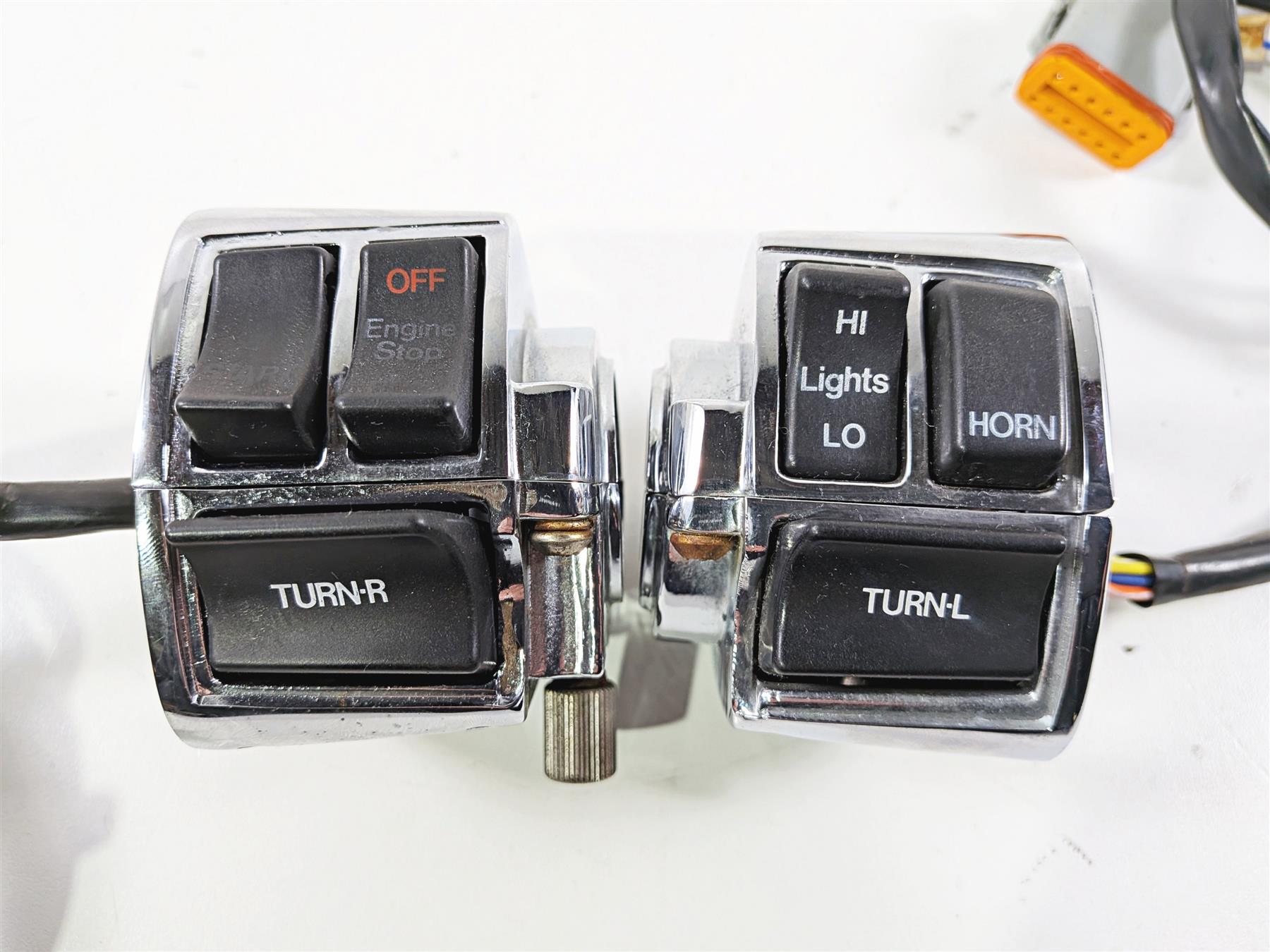 1995 Harley XL883 Sportster Hugger L+R Chrome Control Switches 70218-87 70219-87 {{ shop.shopifyCountryName }} - Mototech271