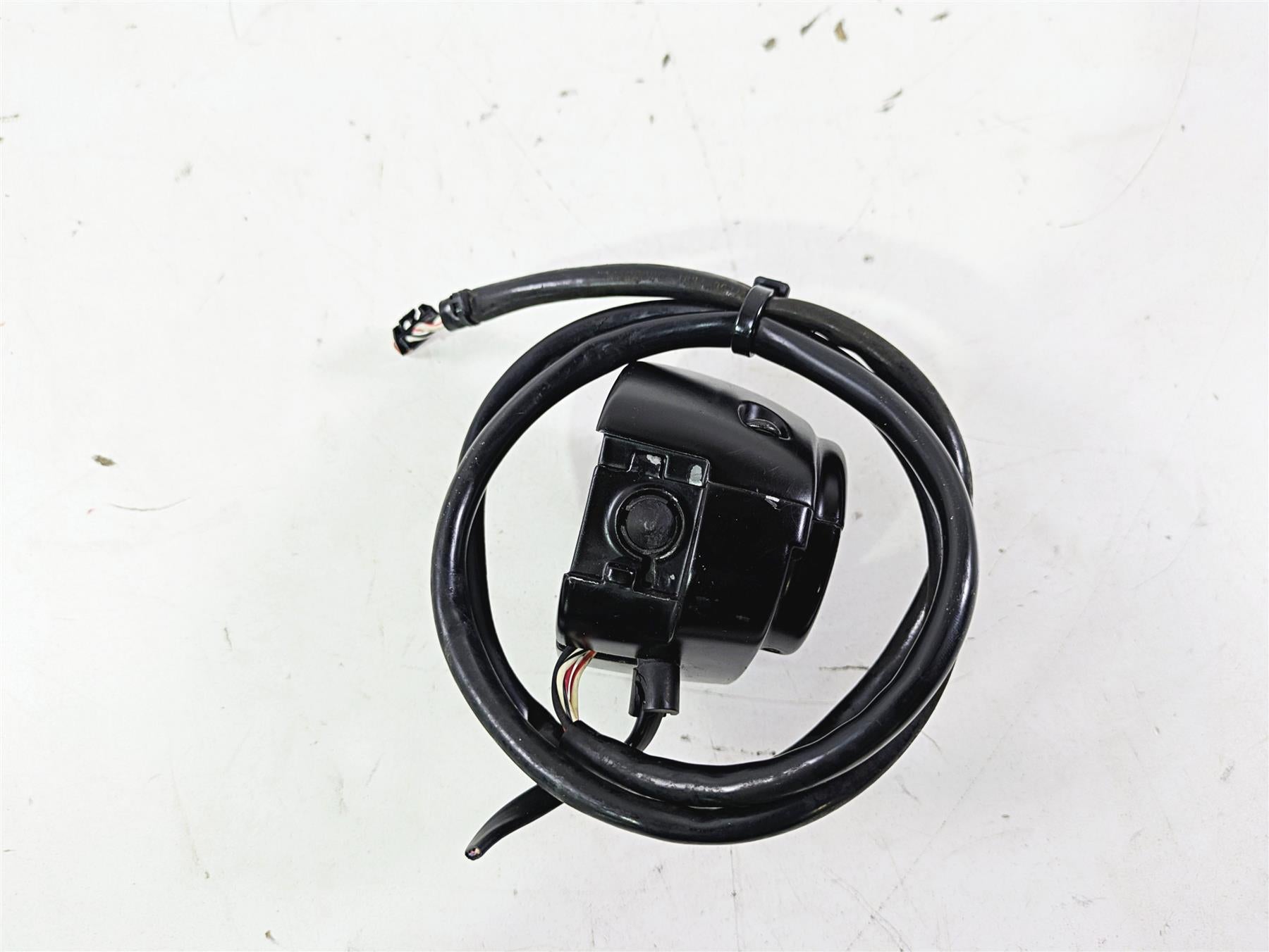 2015 Harley FXDL Dyna Low Rider Left Hand Control Switch -Read 72943-12A {{ shop.shopifyCountryName }} - Mototech271