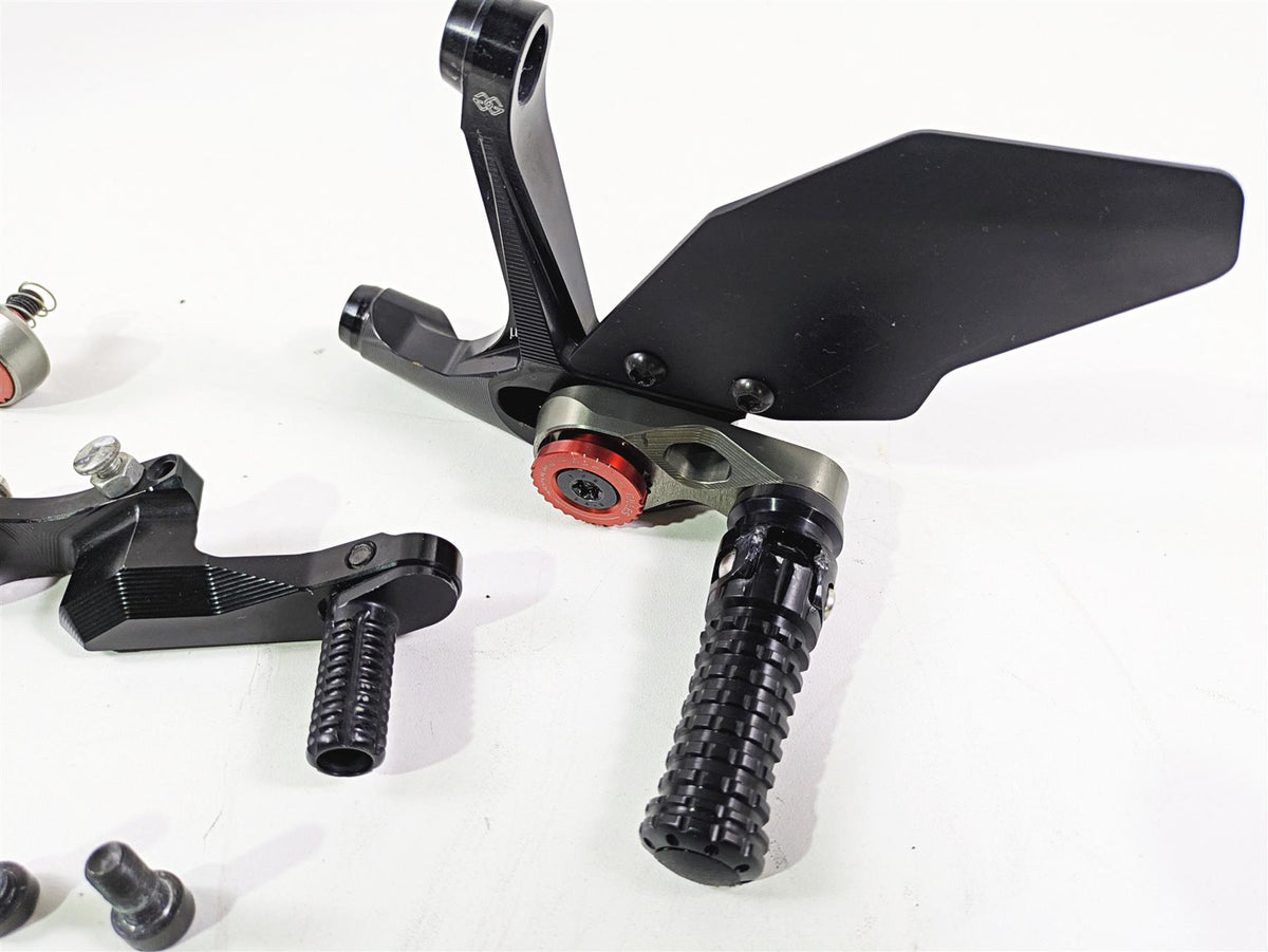 2022 Ducati Streetfighter V2 Gilles Tooling Adjustable Rearset Parts MUE2-D03-B {{ shop.shopifyCountryName }} - Mototech271
