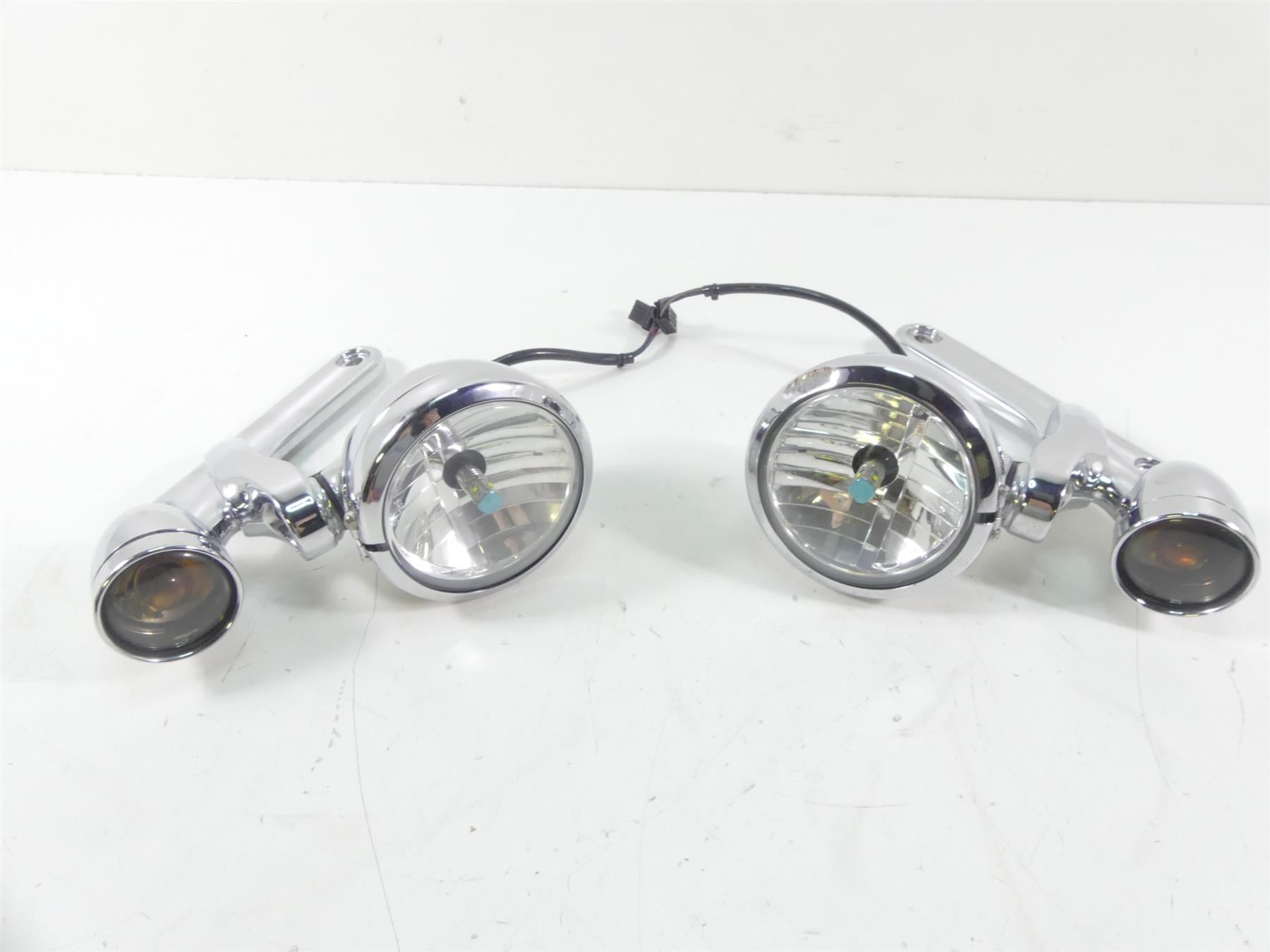 2007 Harley Touring FLHTCU SE CVO Electra Glide Front Spot Led Lights 69548-06 | Mototech271
