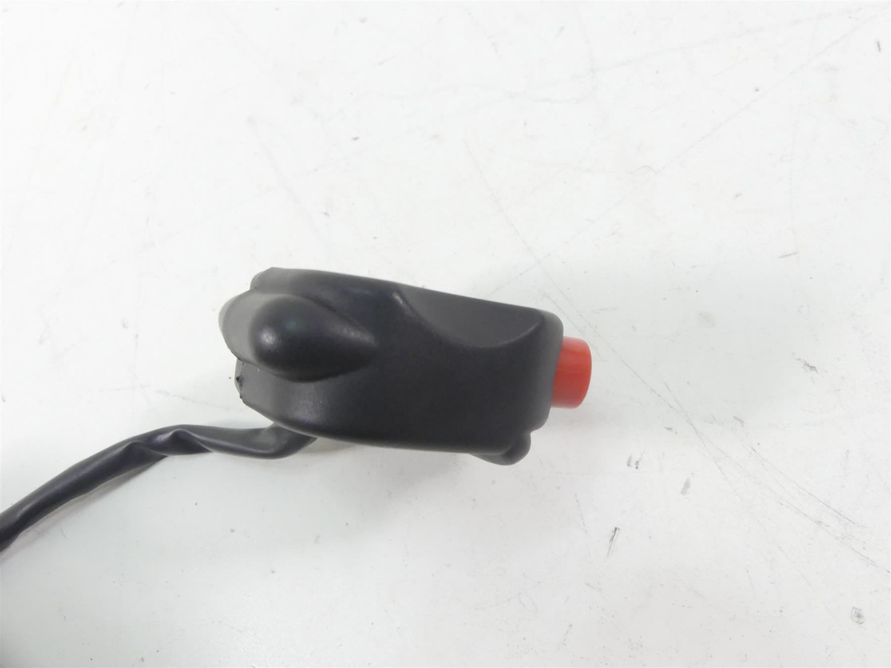 2004 Aprilia RSV1000 R Mille Right Hand Start Kill Control Switch AP8118637 {{ shop.shopifyCountryName }} - Mototech271