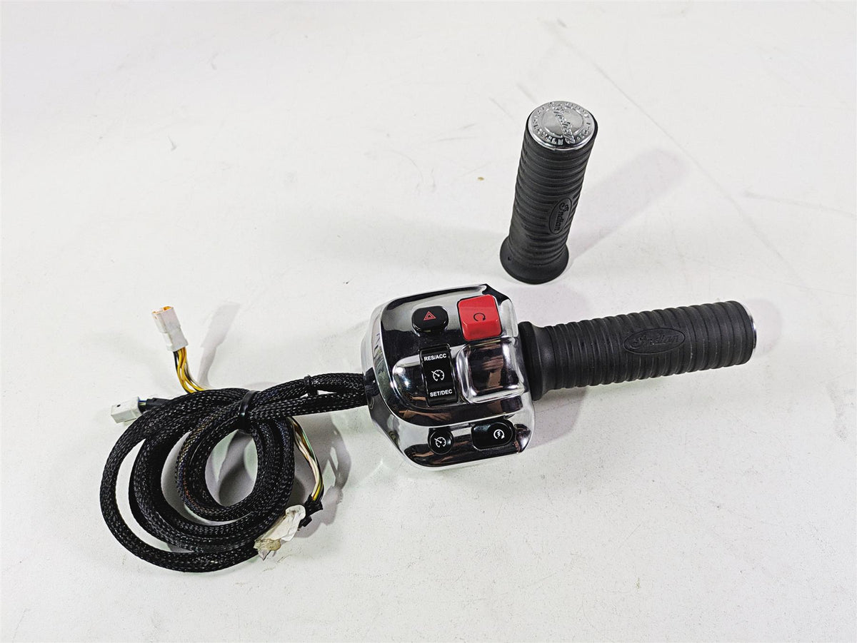 2017 Indian Chieftain Limited Right Hand Control Switch Throttle 2413027 {{ shop.shopifyCountryName }} - Mototech271