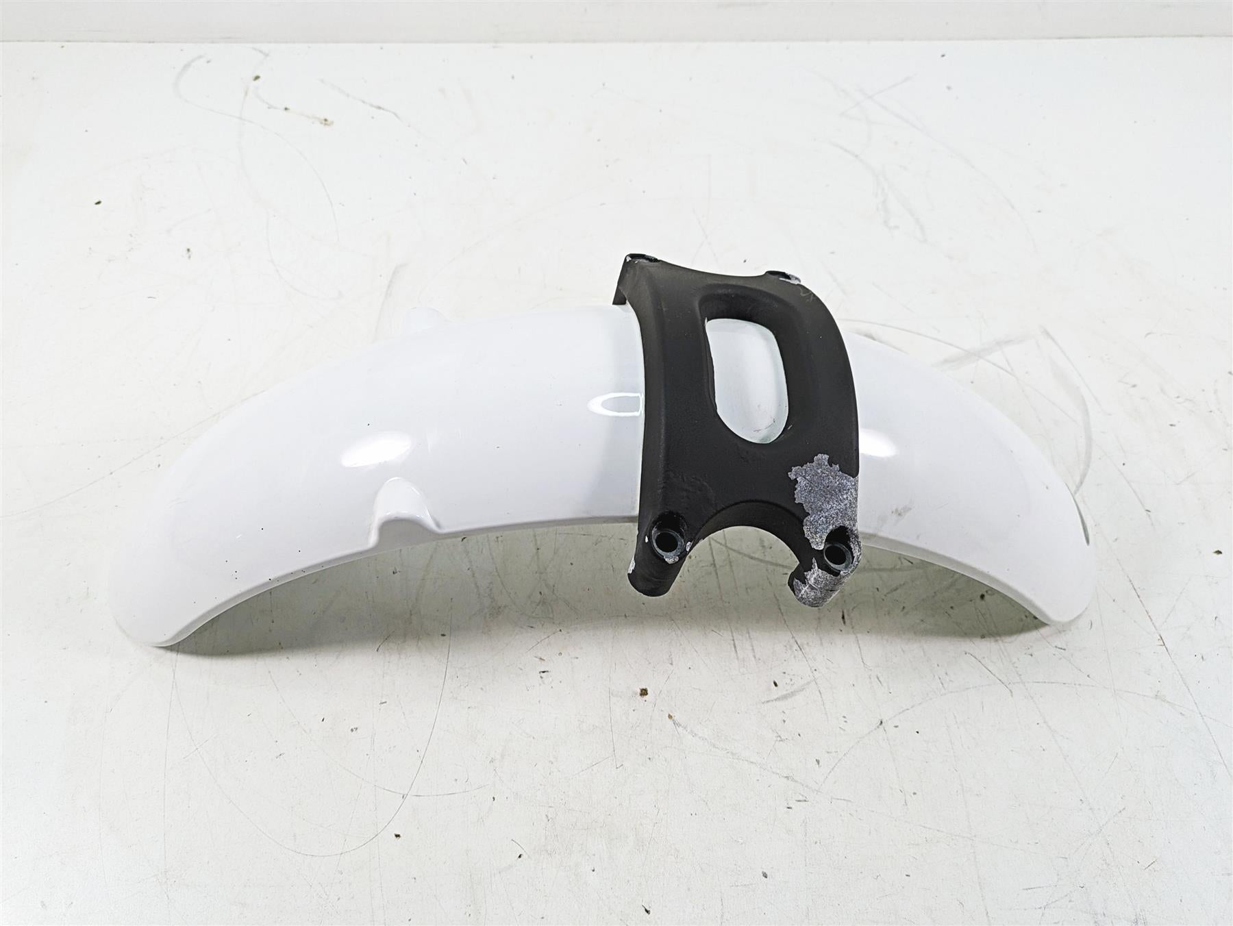 2013 Moto Guzzi V7 750 Stone White Front Fender & Bracket GU32434460 {{ shop.shopifyCountryName }} - Mototech271