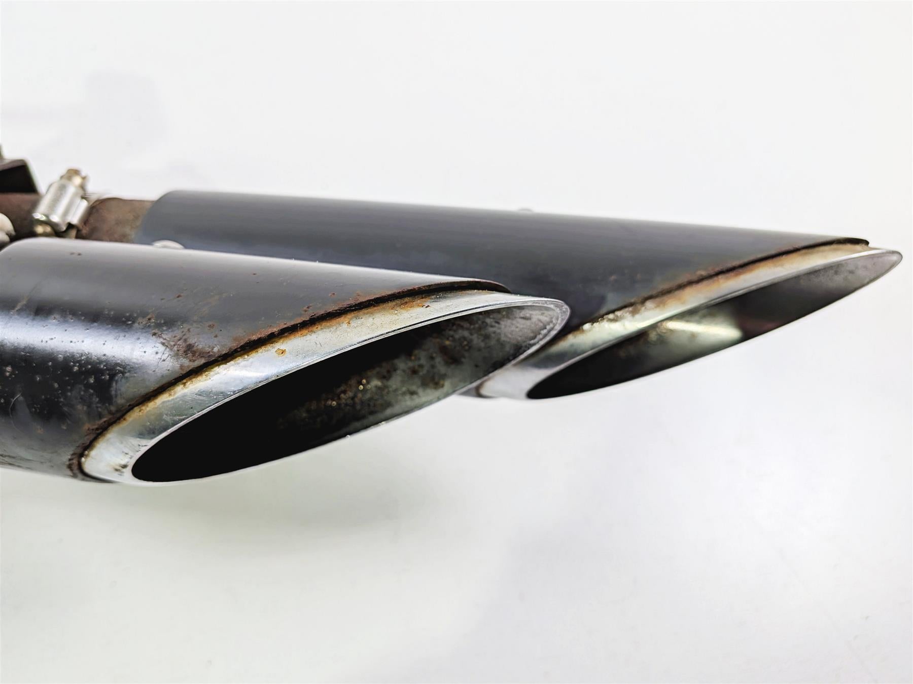2011 Harley FXDF Dyna Fat Bob Vance Hines Big Radius 2-2 Exhaust System 46071 {{ shop.shopifyCountryName }} - Mototech271