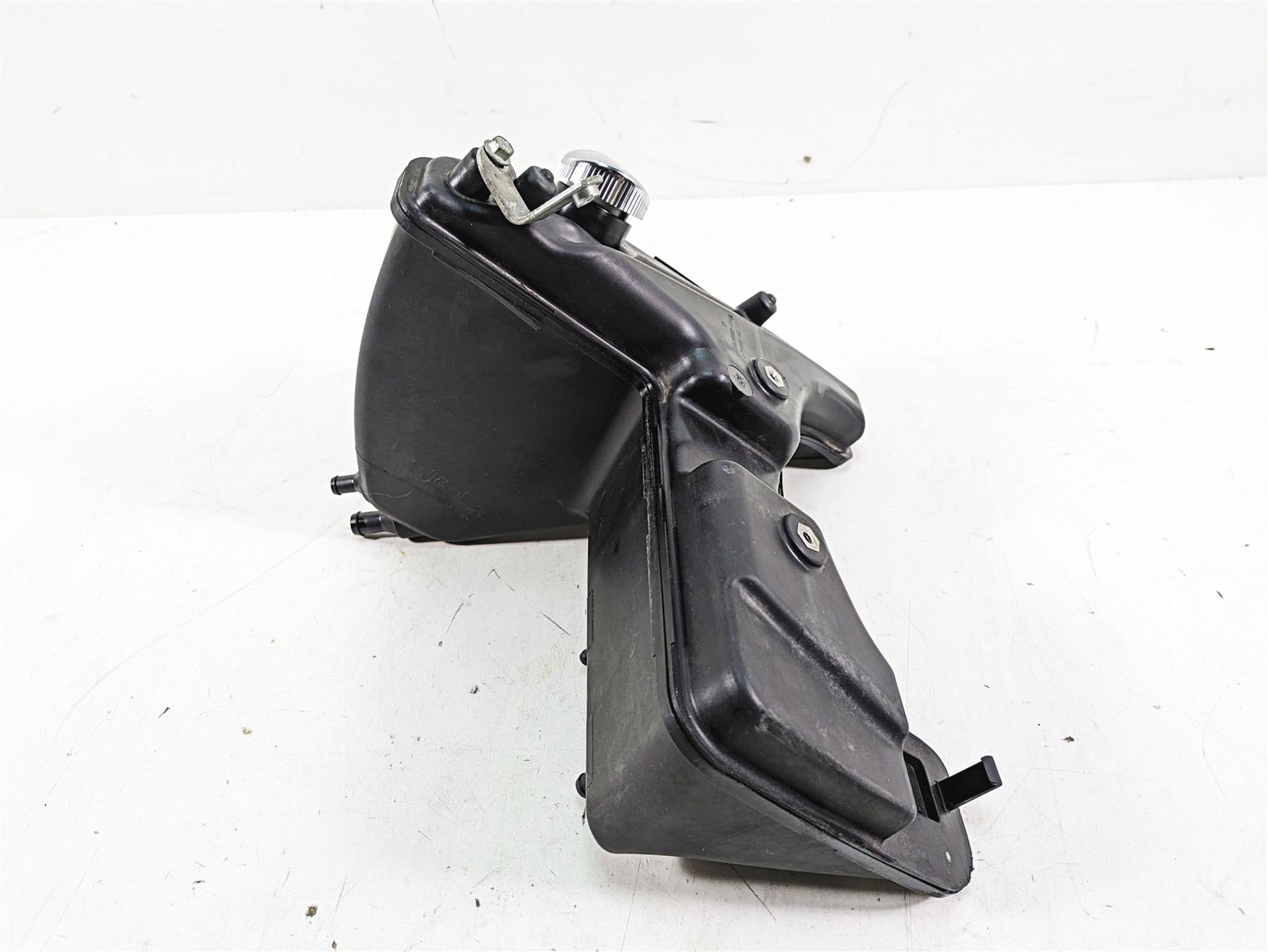 2007 Harley Sportster XL1200 C Oil Tank Reservoir & Dipstick Set 62888-04 {{ shop.shopifyCountryName }} - Mototech271