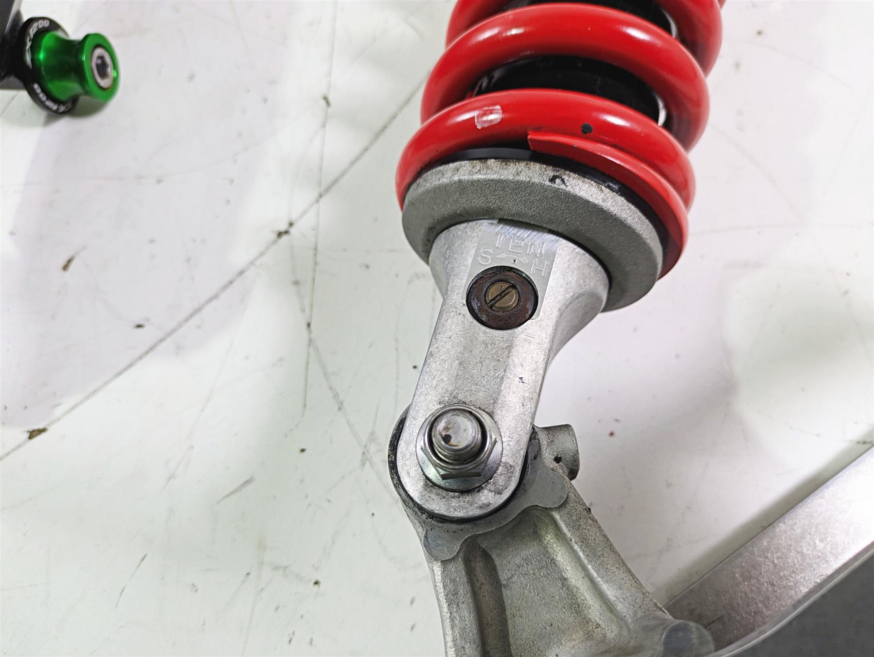 2005 Kawasaki ZX12R Ninja Rear Swingarm & Kyb Shock Set 33001-0053-8F 45014-0025 {{ shop.shopifyCountryName }} - Mototech271