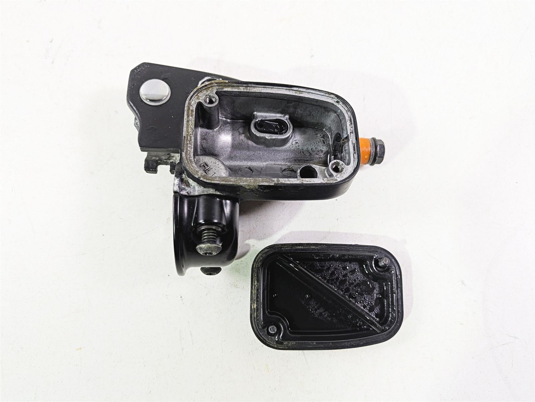 2015 Harley Touring FLHTKL Electra Glide Clutch Master Cylinder 11/16" 36700056C {{ shop.shopifyCountryName }} - Mototech271