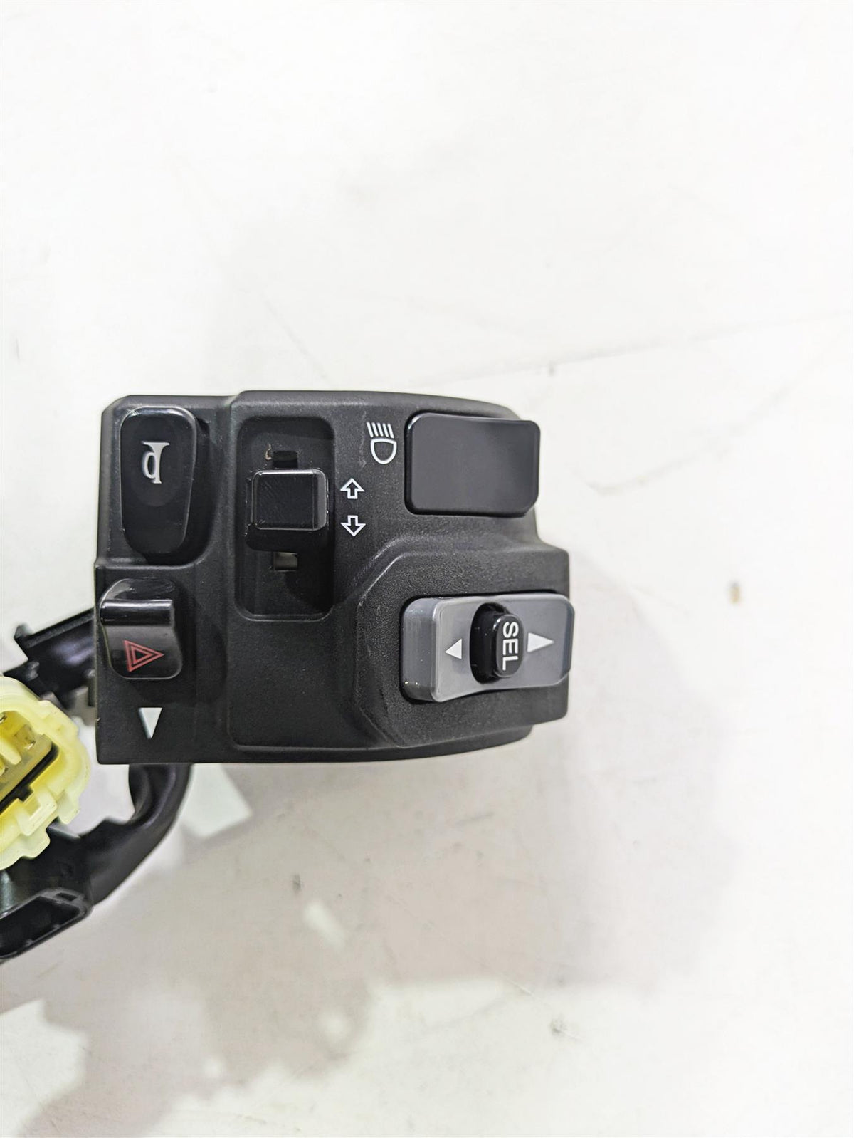 2020 Kawasaki ZX6R Ninja Left Hand Light Blinker Control Switch 46091-0613 {{ shop.shopifyCountryName }} - Mototech271
