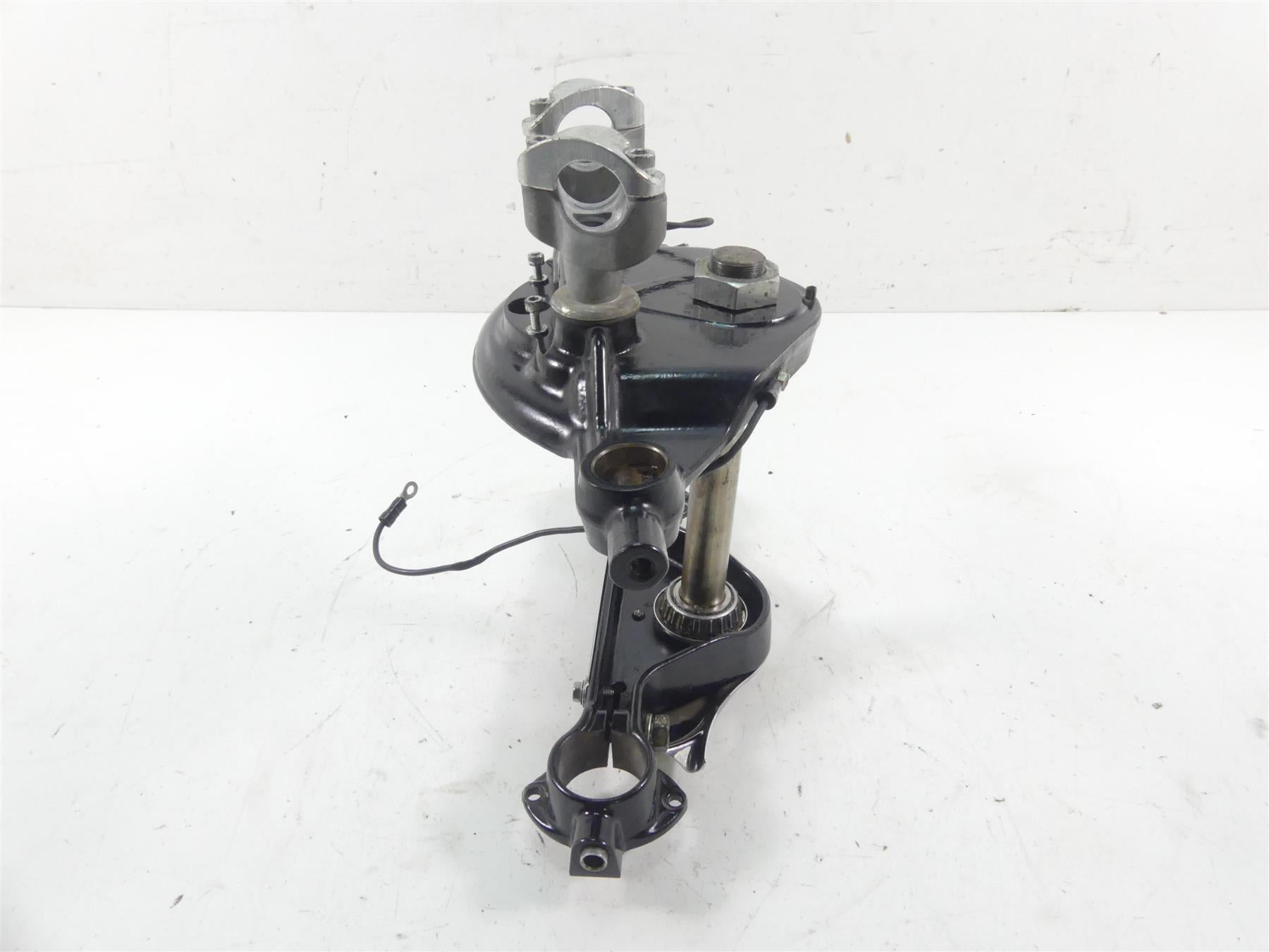 2005 Harley Touring CVO FLHTCSE Electra Glide Upper Lower Triple Tree 45446-87A {{ shop.shopifyCountryName }} - Mototech271