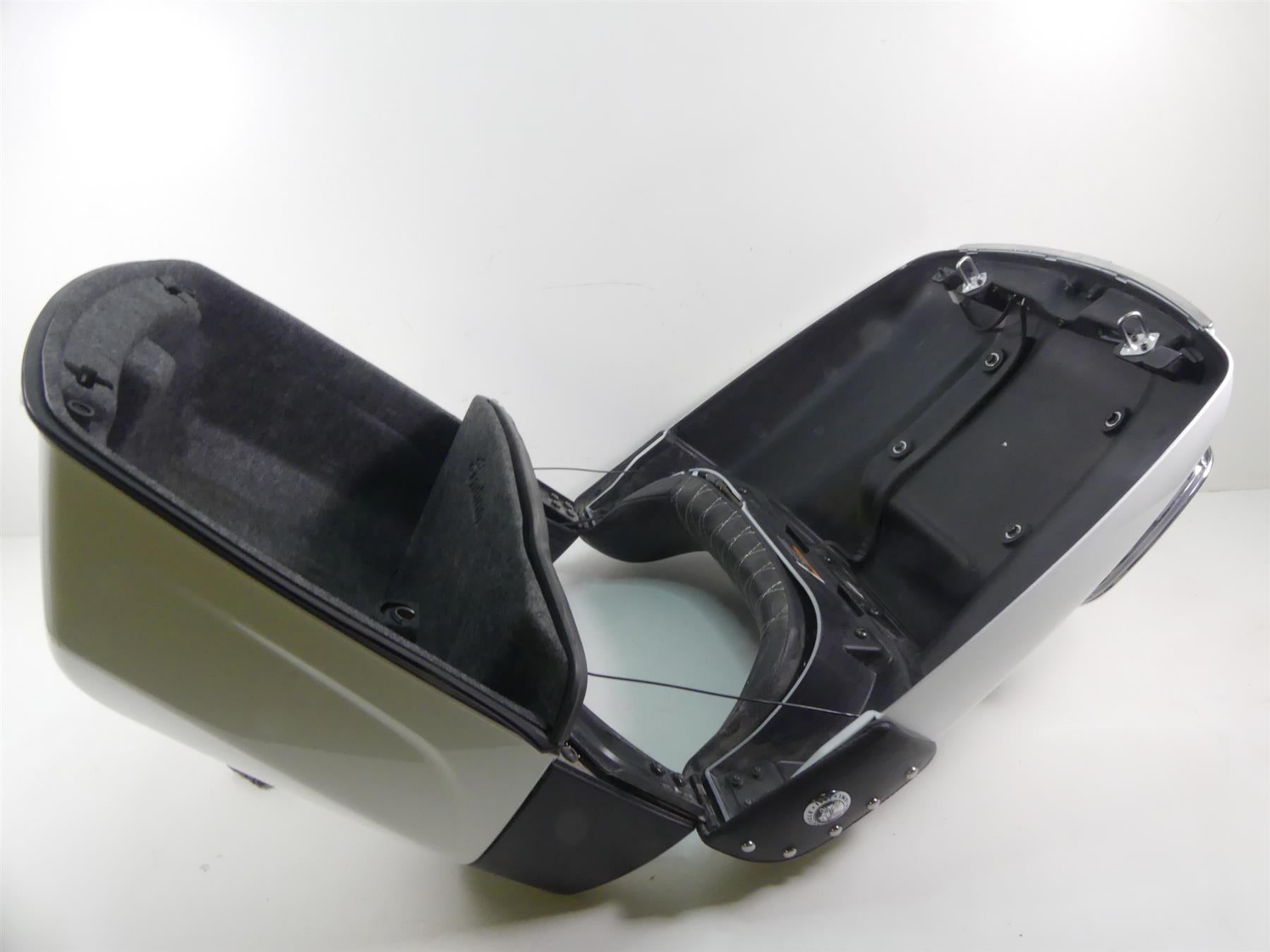 2020 Indian Roadmaster Complete Rear Trunk Tour Pak Passenger Backrest 5455392 {{ shop.shopifyCountryName }} - Mototech271