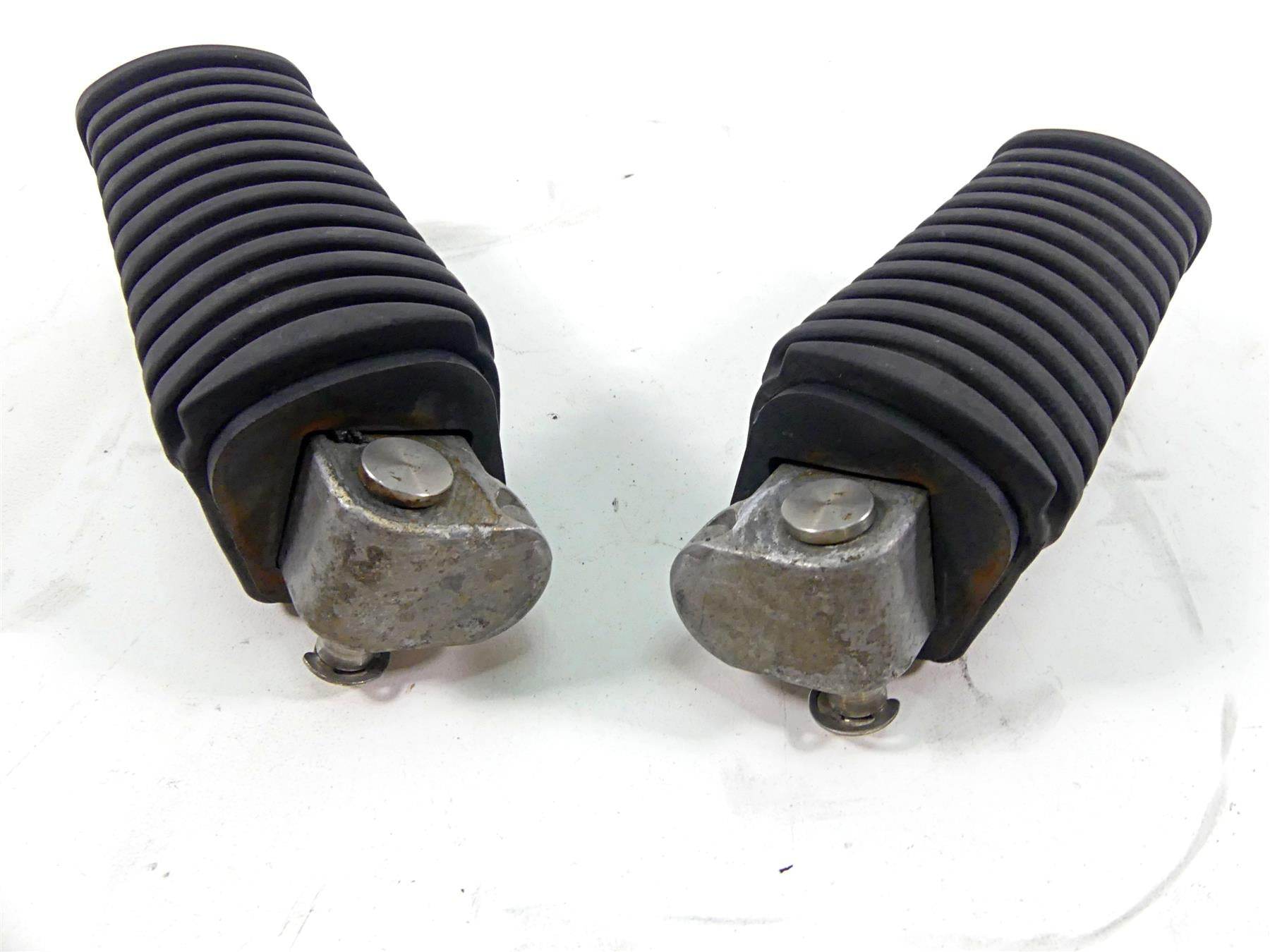 2009 BMW R1200GS K255 Adv Rear Passenger Foot Pegs Footpeg Rest Set 46712310404 {{ shop.shopifyCountryName }} - Mototech271