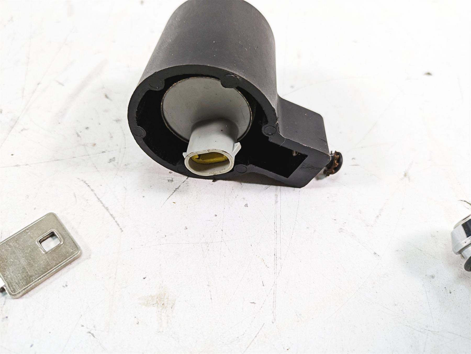 2019 Harley XL883N Sportster Iron Ignition Switch Steering Lock Set 71400083 {{ shop.shopifyCountryName }} - Mototech271