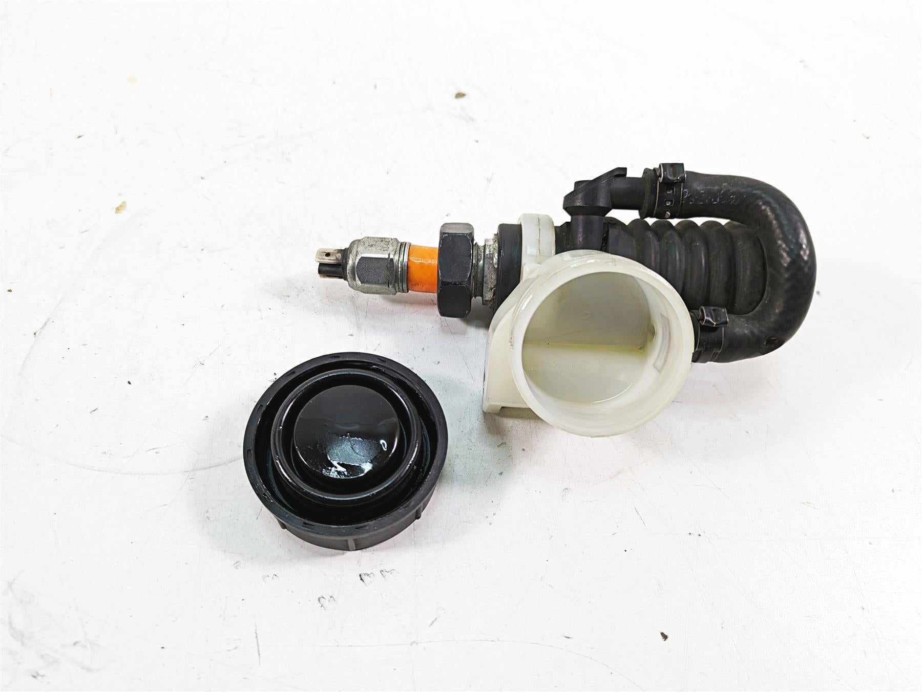 2015 Harley FXDL Dyna Low Rider Rear Brake Master Cylinder 41700065A {{ shop.shopifyCountryName }} - Mototech271