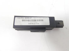 Load image into Gallery viewer, 2007 Harley FLHTCU SE2 CVO Electra Glide Tssm Turn Signal Module &amp; Fob 68924-07
