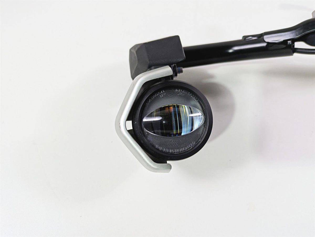 2024 Triumph Tiger 900 GT Fog Lights & Mounting Rail Set T2708708 T2708722 {{ shop.shopifyCountryName }} - Mototech271