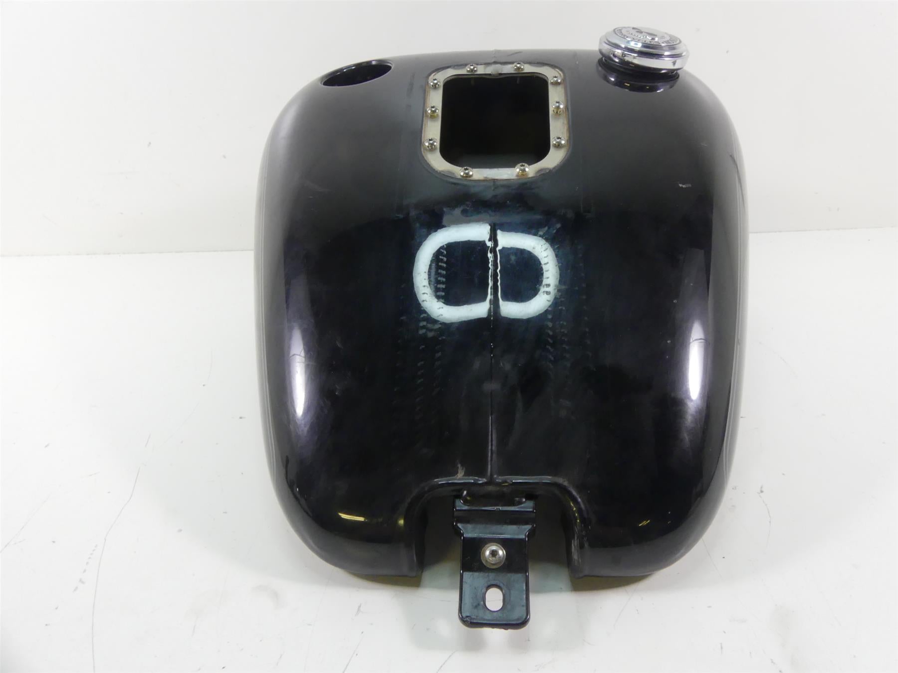 2004 Harley Softail FLSTFI Fat Boy Fuel Gas Petrol Tank Reservoir -Dent 61625-01 {{ shop.shopifyCountryName }} - Mototech271