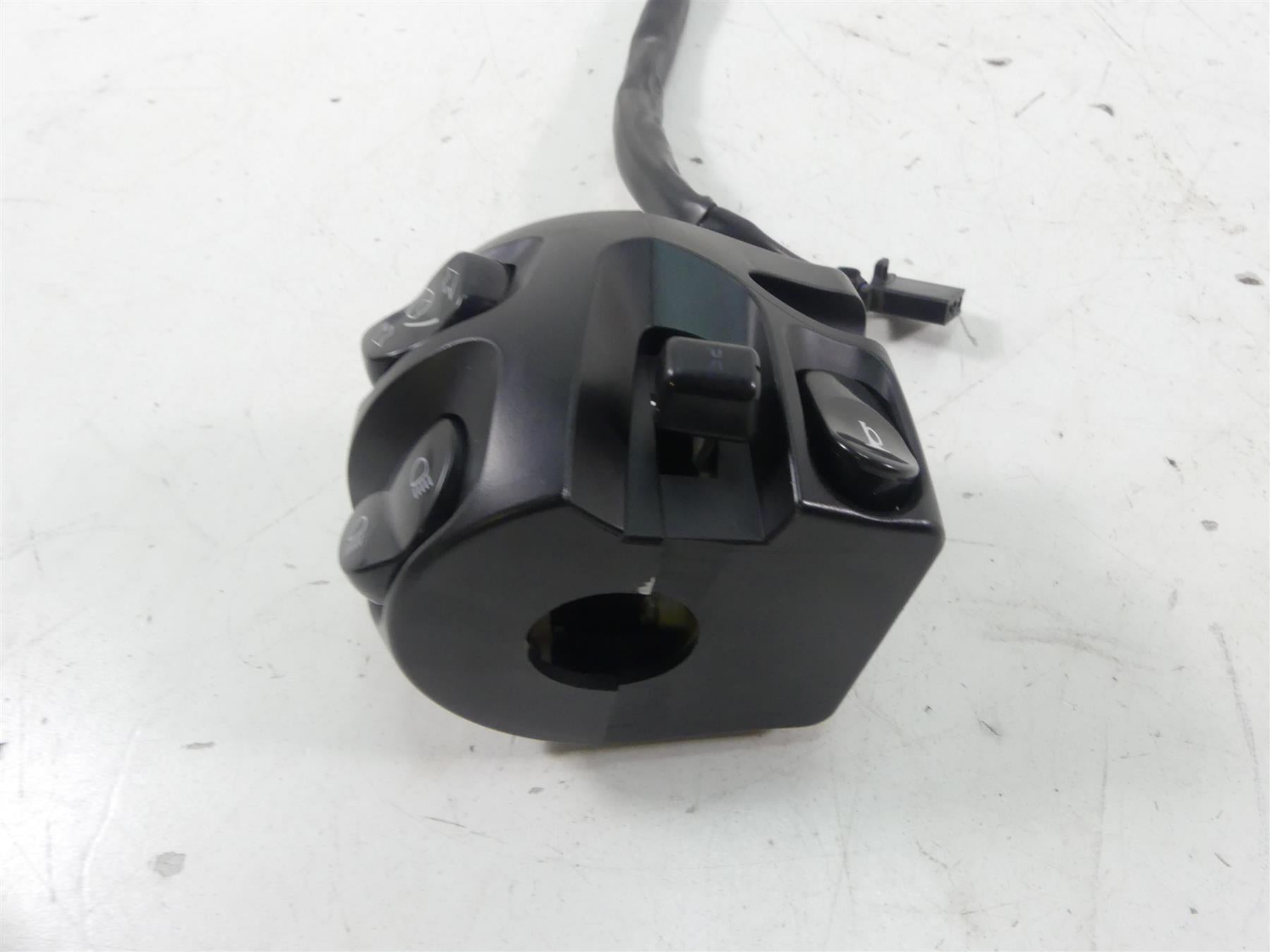 2011 Victory Vision Tour Left Hand Turn Signal Windshield Control Switch 4011993 {{ shop.shopifyCountryName }} - Mototech271