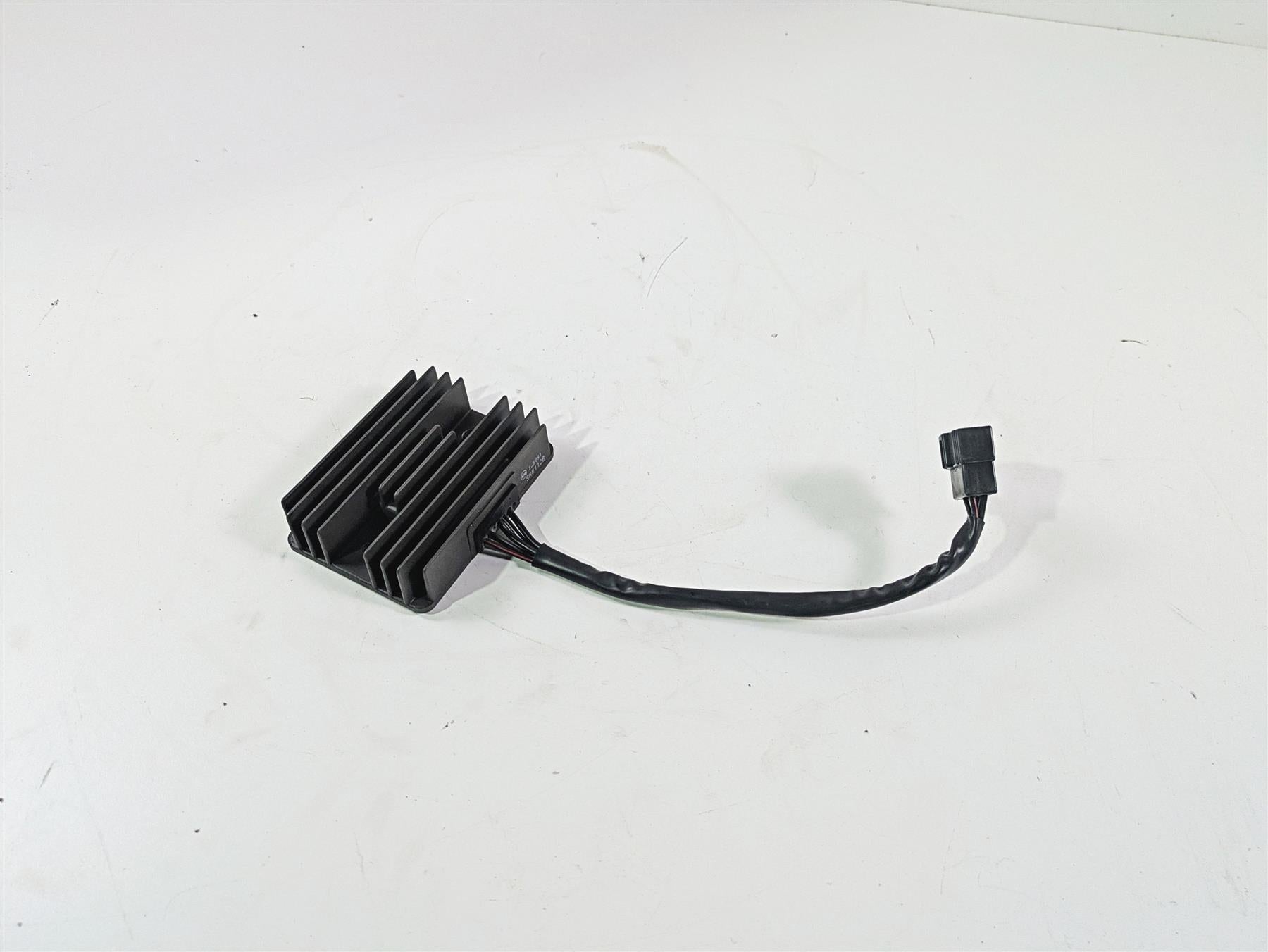 2013 Triumph Bonneville Rectifier Voltage Regulator SH811CB T1300888 {{ shop.shopifyCountryName }} - Mototech271