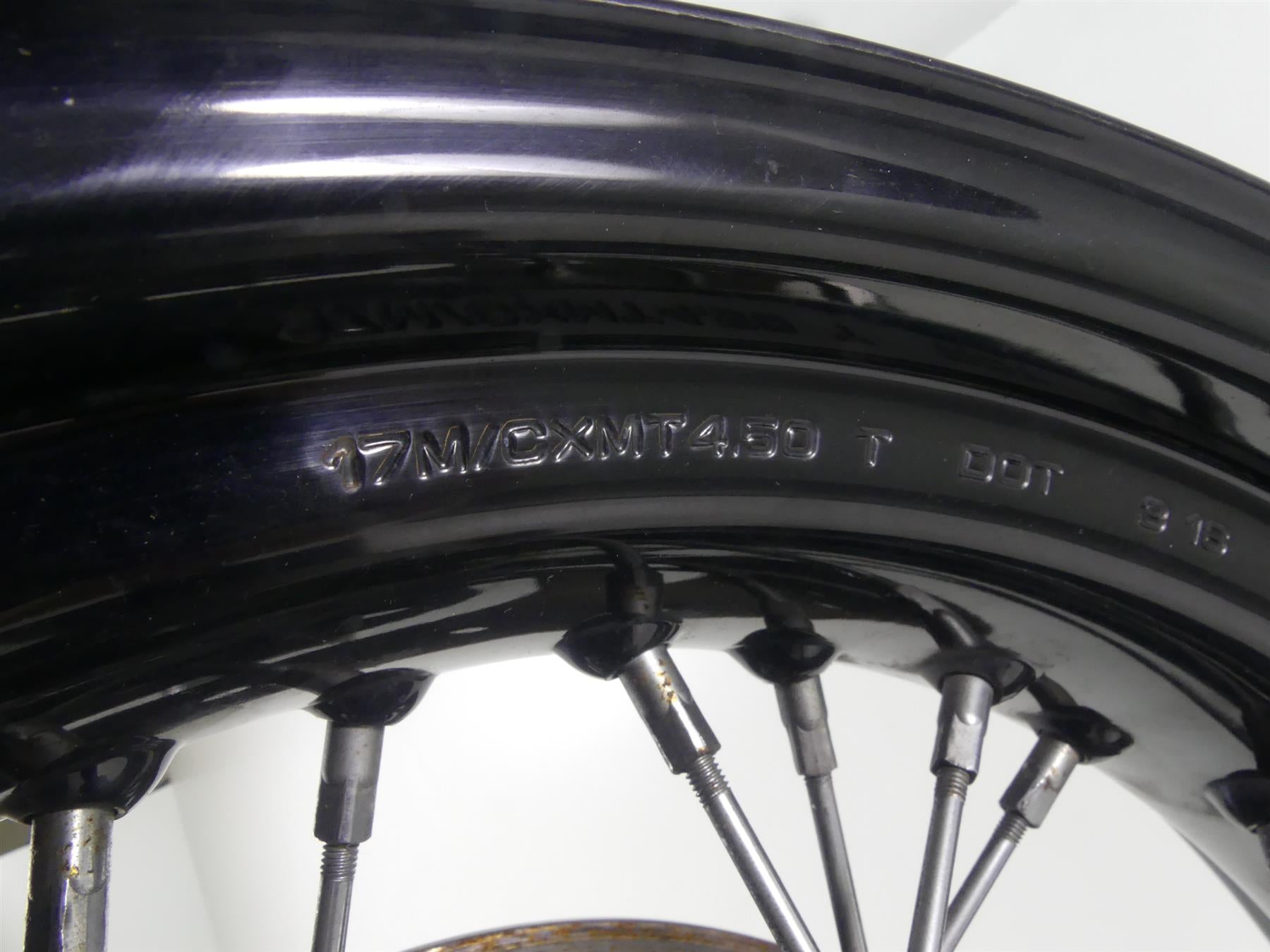 2017 Harley Dyna FXDB Street Bob Straight Rear Wheel Rim 17x4.5 -Read 41430-09 {{ shop.shopifyCountryName }} - Mototech271