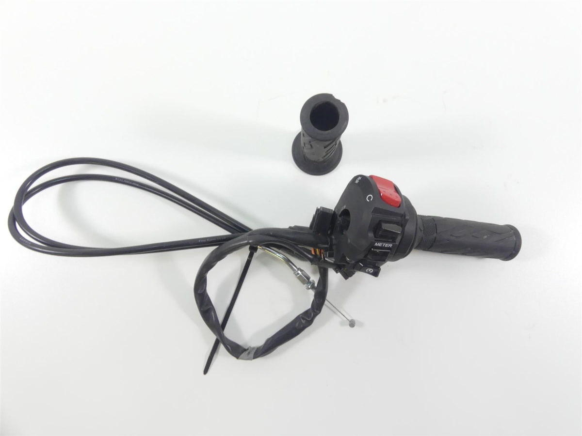 2022 Suzuki GSXR750 Right Hand Control Switch Throttle & Grips -Read 37200-47H30 {{ shop.shopifyCountryName }} - Mototech271
