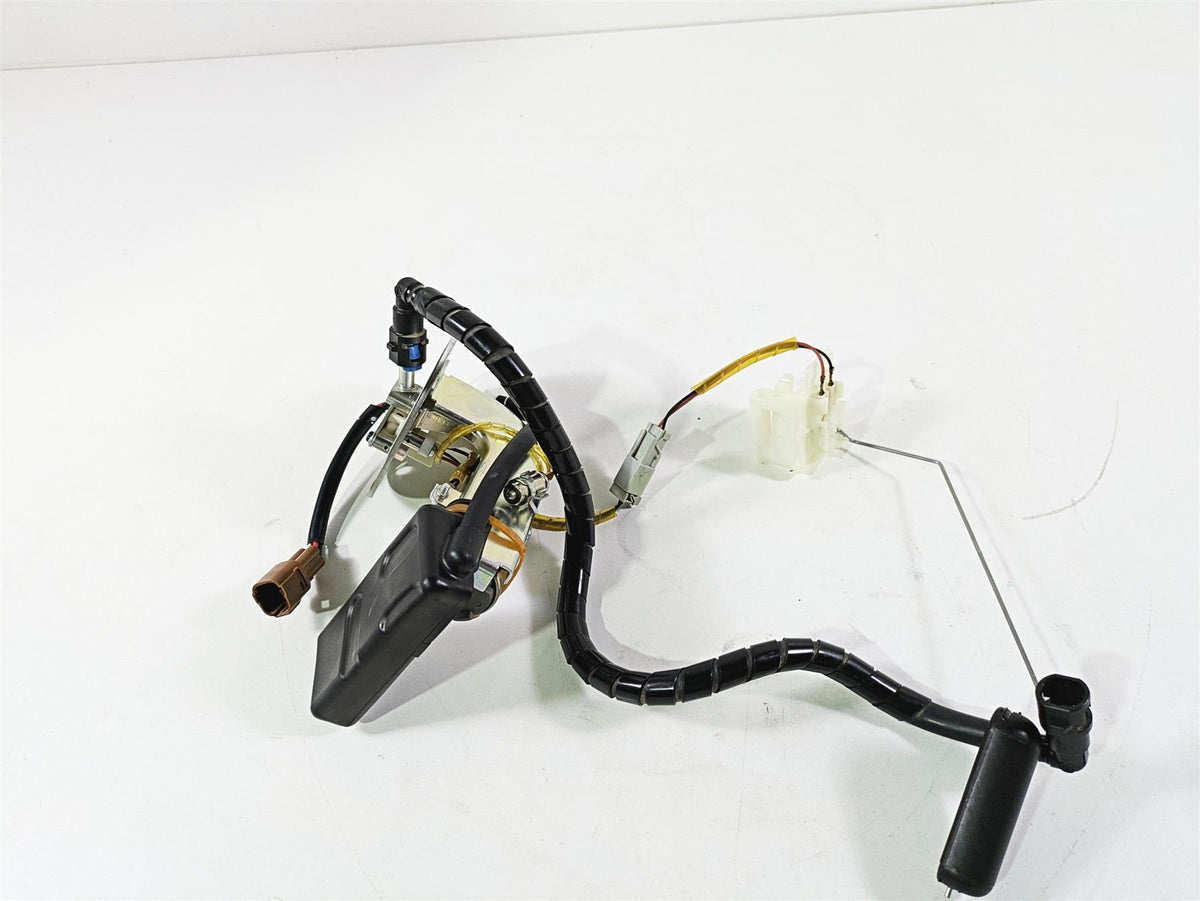 2016 Suzuki M109R VZR1800 Boulevard Fuel Gas Petrol Pump - Tested 15100-48G10 {{ shop.shopifyCountryName }} - Mototech271