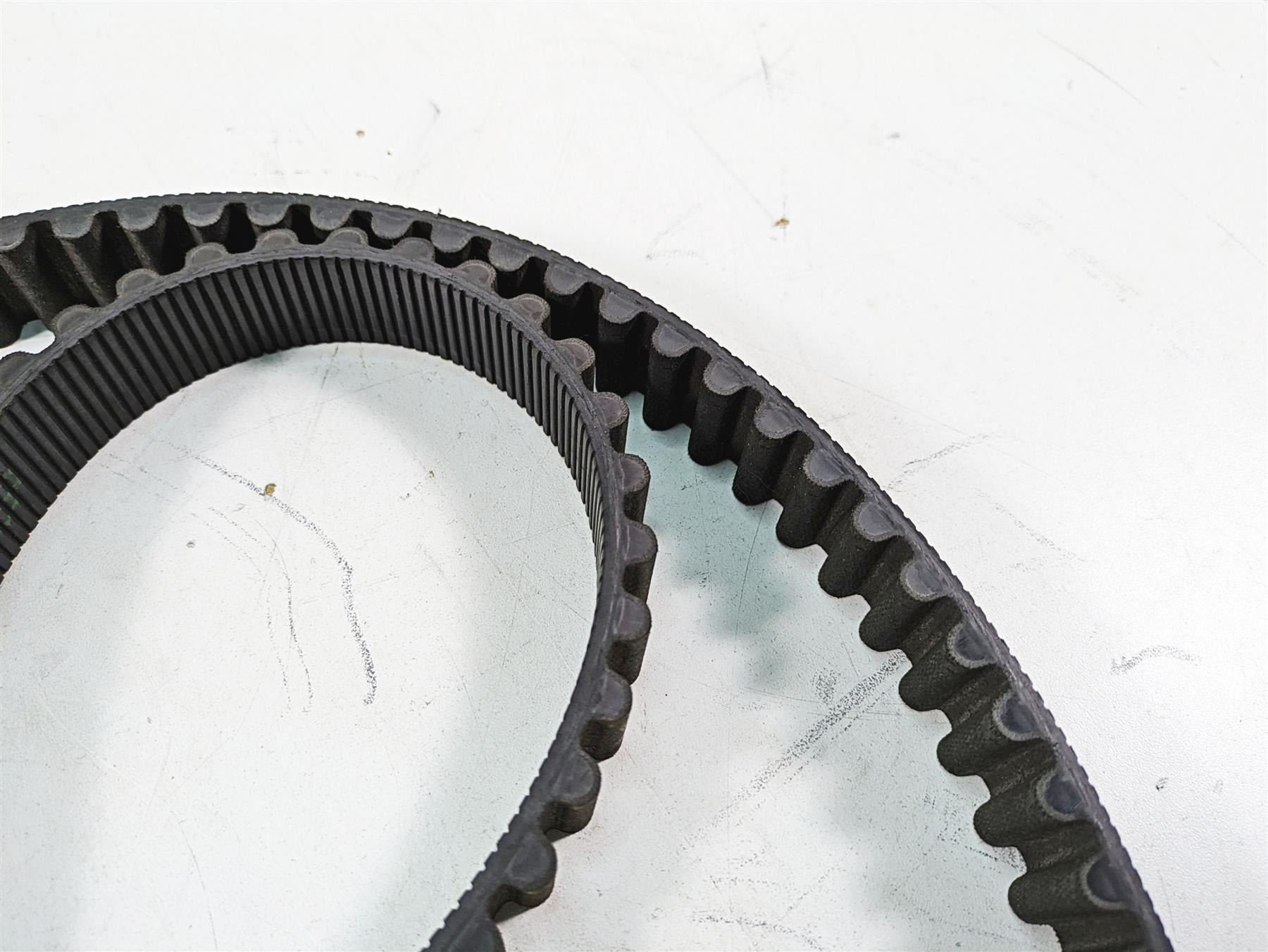 2006 Harley Sportster XL1200 Rear Drive Belt 1-1/8" 137T 40571-04B {{ shop.shopifyCountryName }} - Mototech271