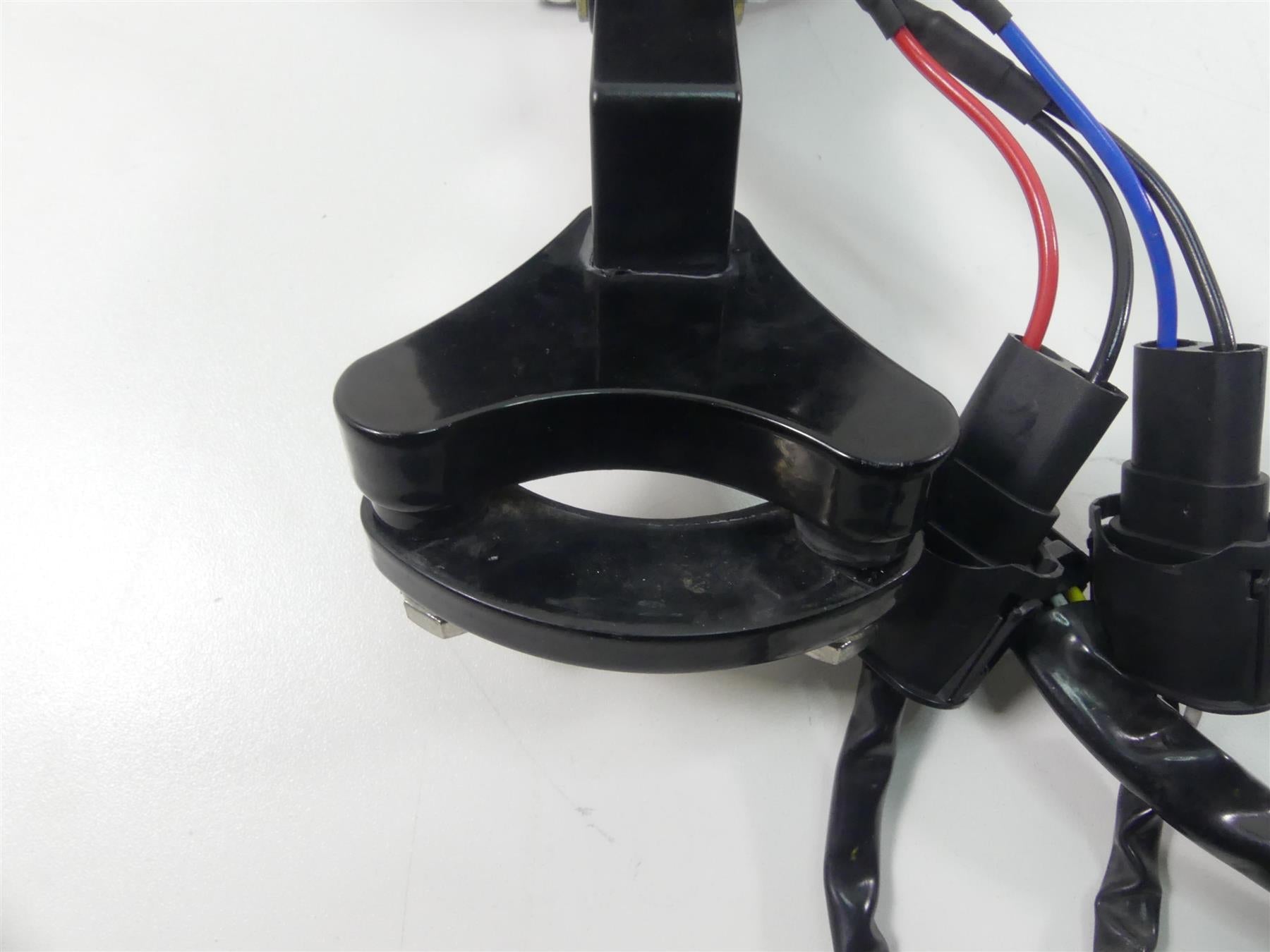 2011 Harley VRSCF Muscle Rod Led Headlight Head Light + Bucket & Custom Mount {{ shop.shopifyCountryName }} - Mototech271