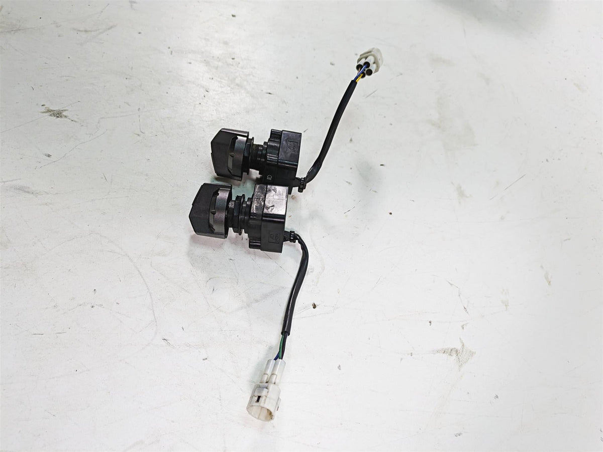 2019 Yamaha YXZ1000 R EPS SS SE Light Awd 4wd Switch Set 2HC-82526-00-00 {{ shop.shopifyCountryName }} - Mototech271